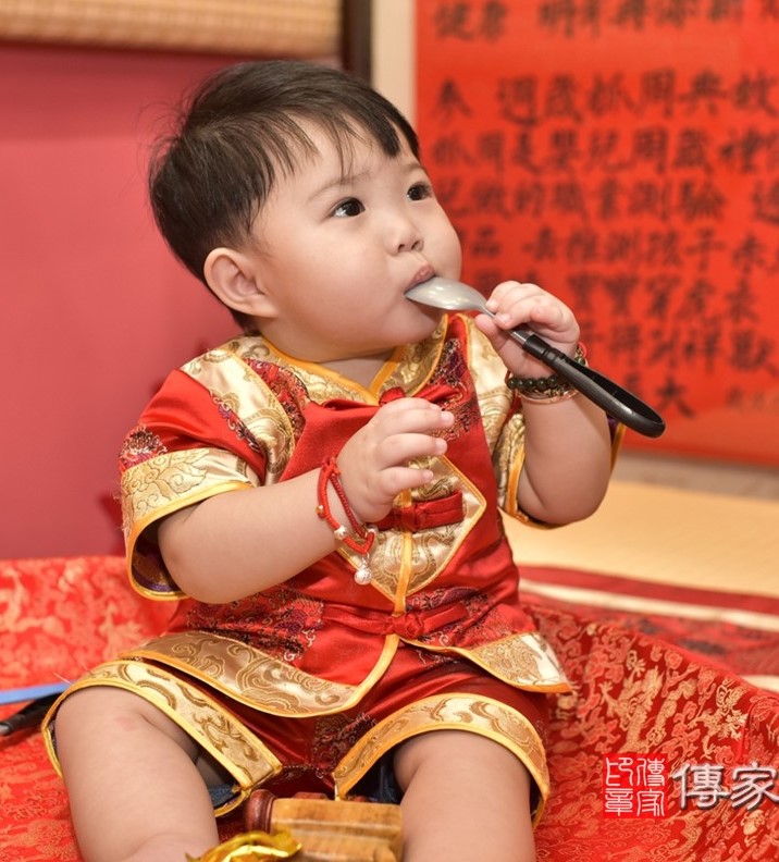 2020-07-19賀寶寶，小孩禮服(男)中式古裝禮服禮照照片集