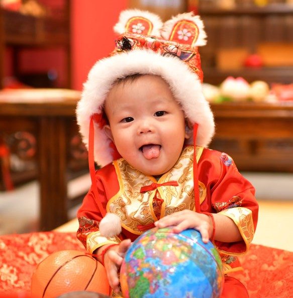 2021-09-20張寶寶，小孩禮服(男)中式古裝禮服禮照照片集