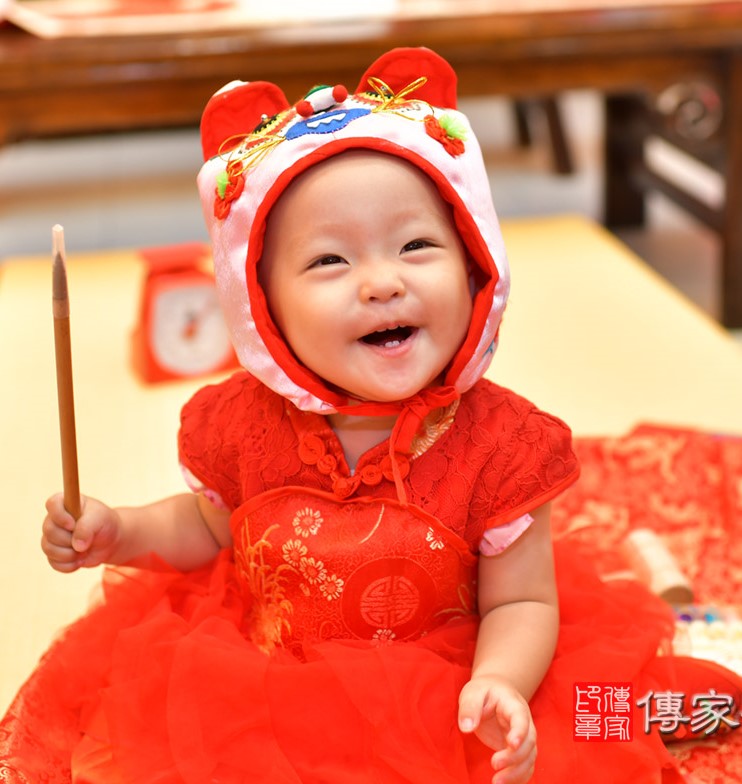 2020-10-02孫寶寶，小孩禮服(女)中式古裝禮服禮照照片集