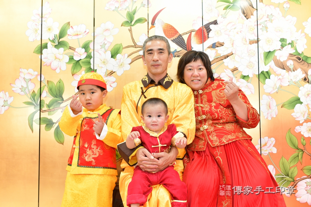 2025-11-16小永寶貝抓周，成人與小孩古裝禮服照。地點：傳家「台中店」古禮會場照片集