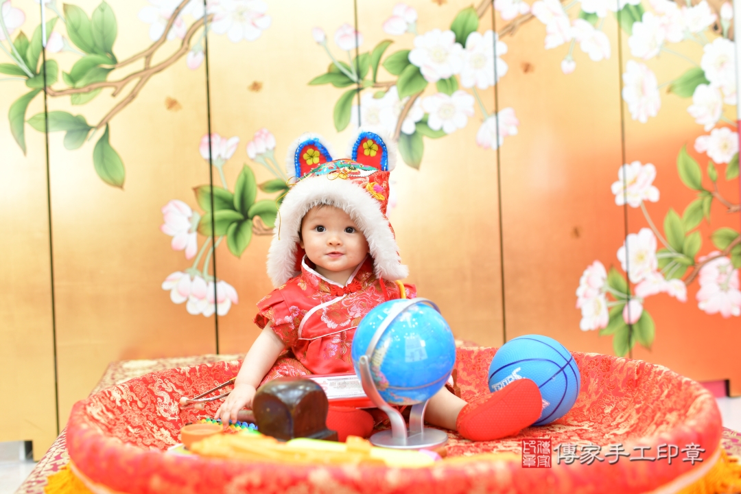 2025-11-16涒涒寶貝抓周，小孩古裝禮服照。地點：傳家「台中店」古禮會場照片集