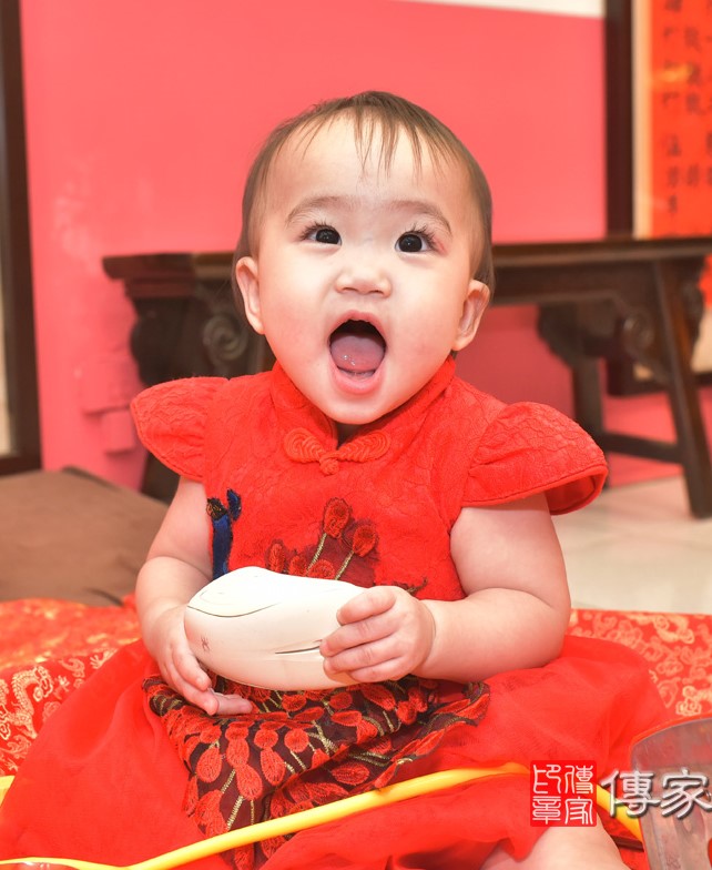 2020-10-02羅寶寶，小孩禮服(女)中式古裝禮服禮照照片集