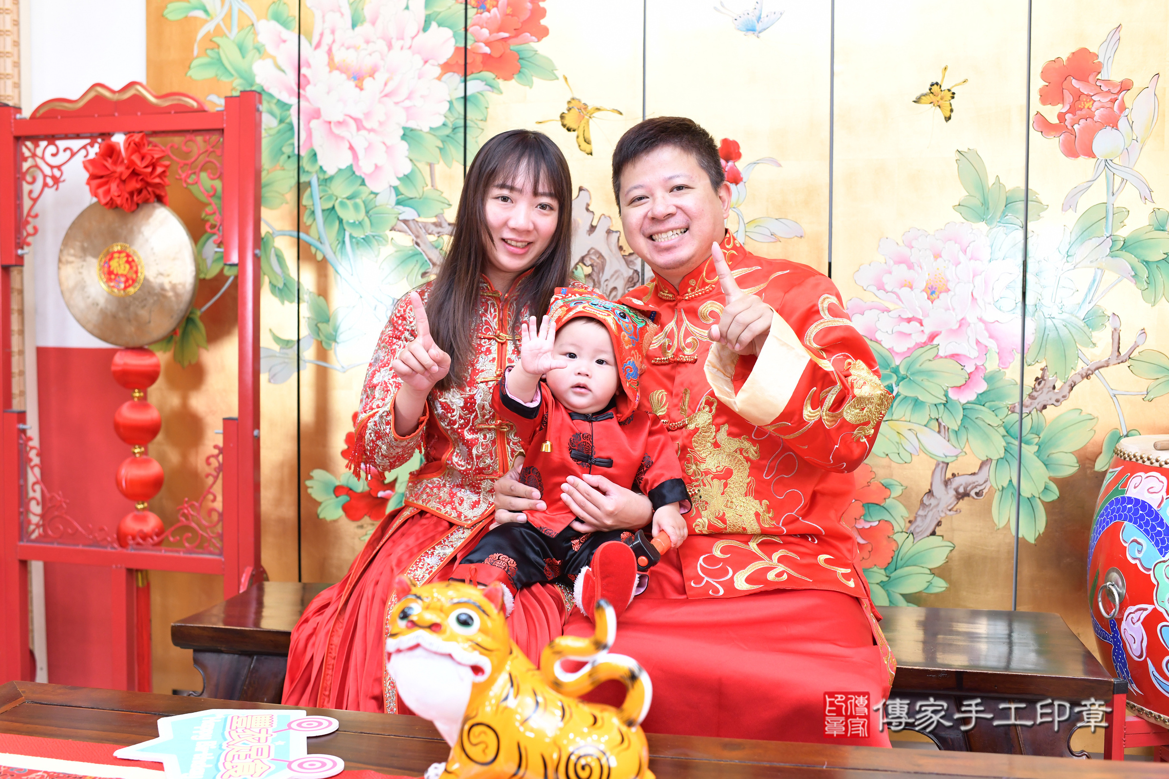 2025-08-12佑佑寶寶抓周，成人與小孩古裝禮服照。地點：傳家「台北店」古禮會場照片集