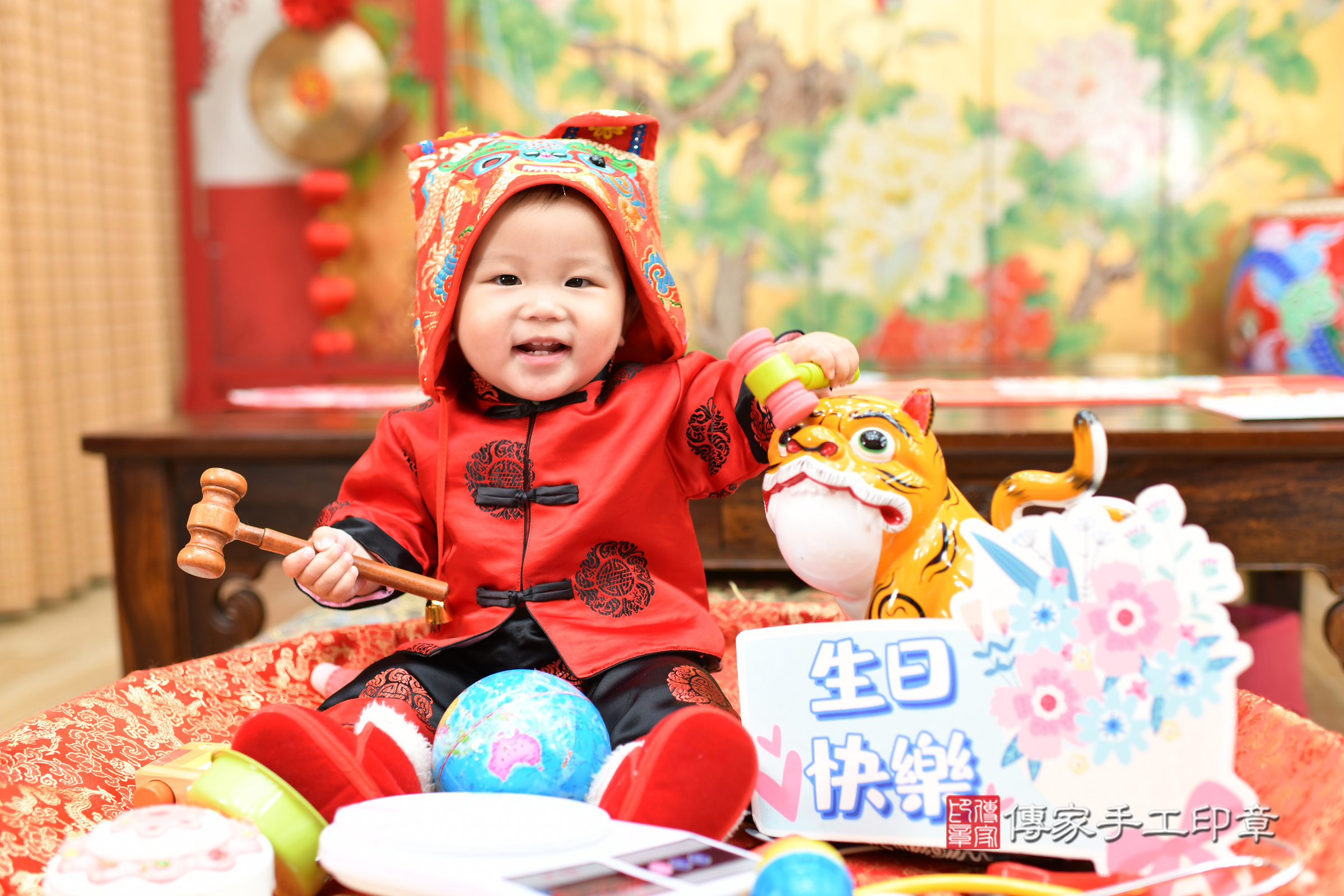 2025-08-12佑佑寶寶抓周，小孩古裝禮服照。地點：傳家「台北店」古禮會場照片集