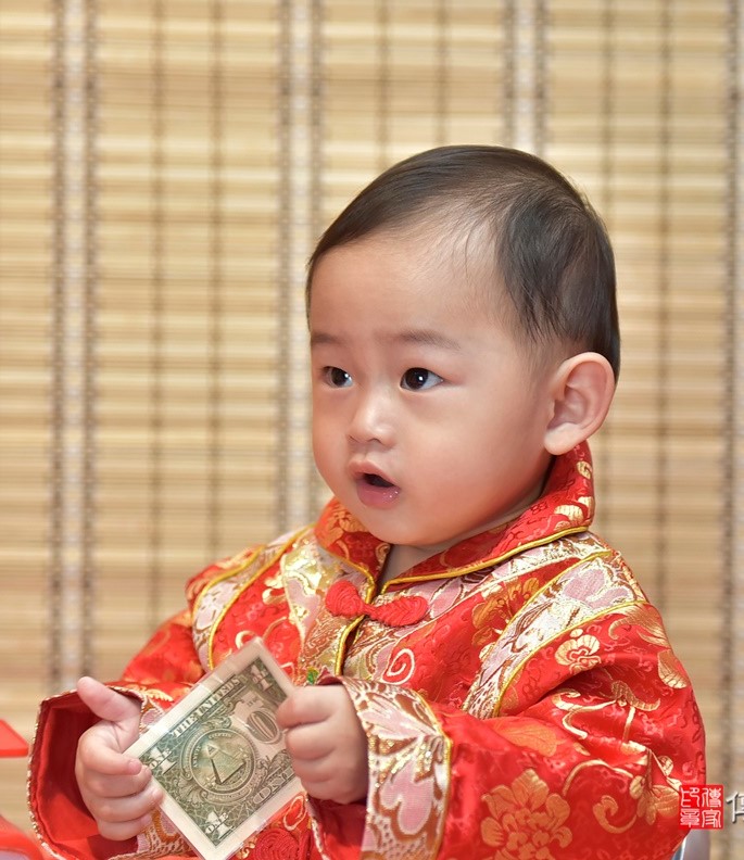 2020-12-04何寶寶，小孩禮服(男)中式古裝禮服禮照照片集