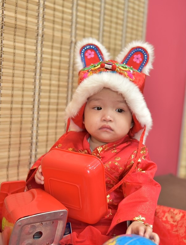 2020-12-04溫寶寶，小孩禮服(女)中式古裝禮服禮照照片集