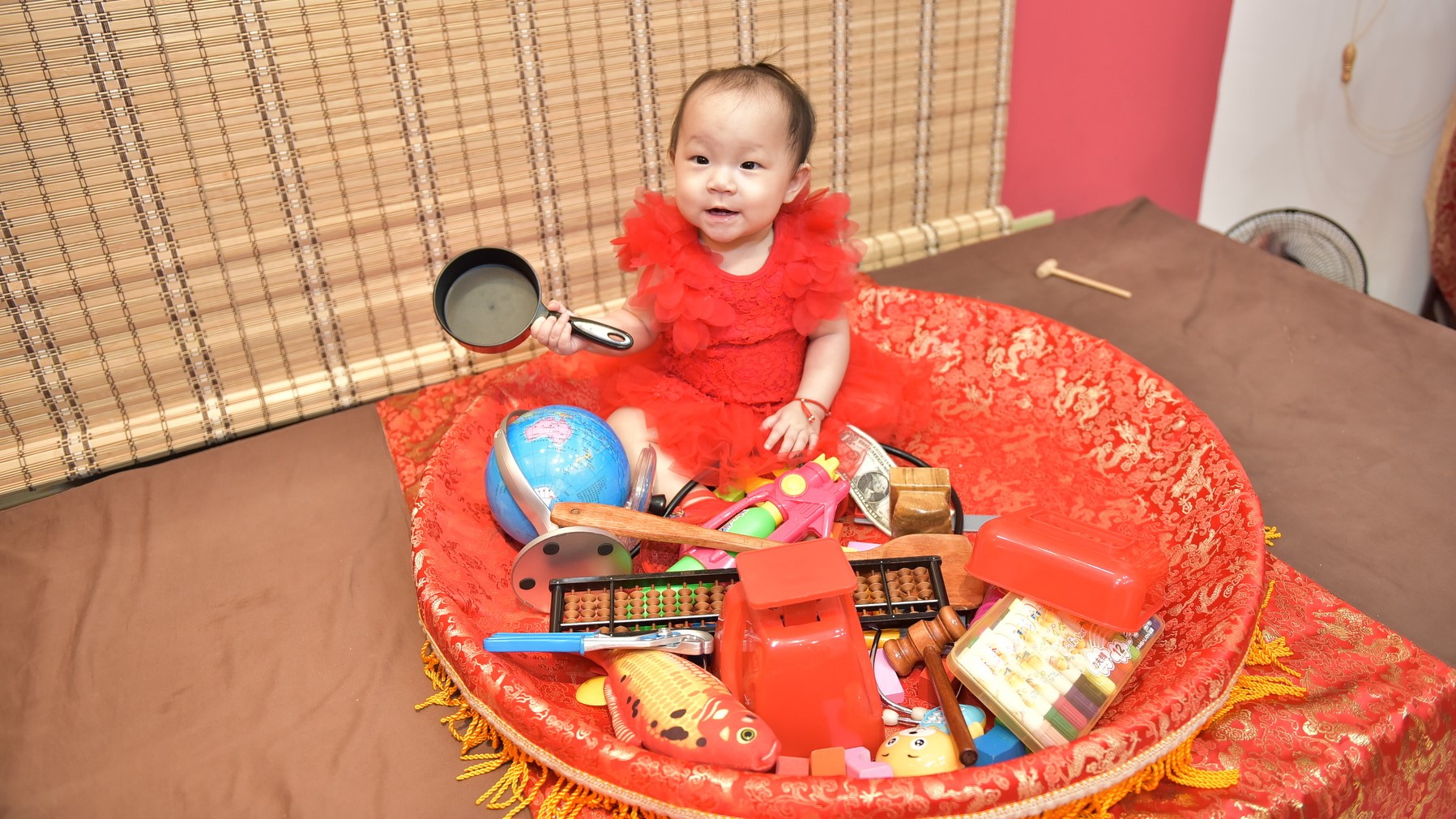 2021-10-16黃寶寶，古裝禮服小孩女(中國風禮服)照照片集