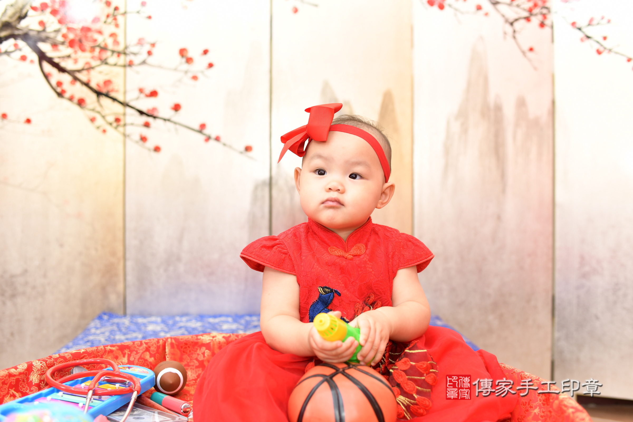 2025-08-23瑄瑄寶寶抓周，小孩古裝禮服照。地點：傳家「新北店」古禮會場照片集
