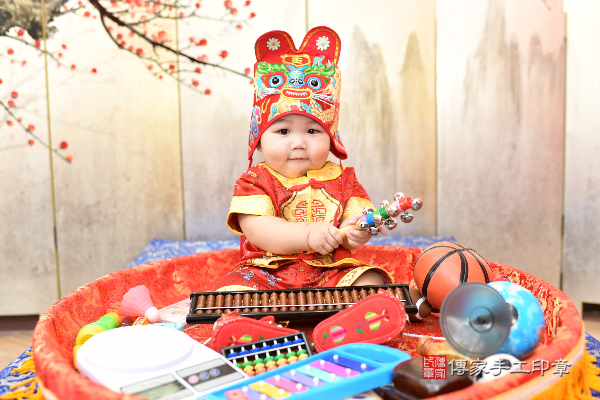 2025-08-28祐祐寶寶抓周，小孩古裝禮服照。地點：傳家「新北店」古禮會場照片集