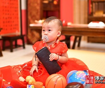 2019-11-10許寶寶，小孩禮服(女)中式古裝禮服禮照照片集