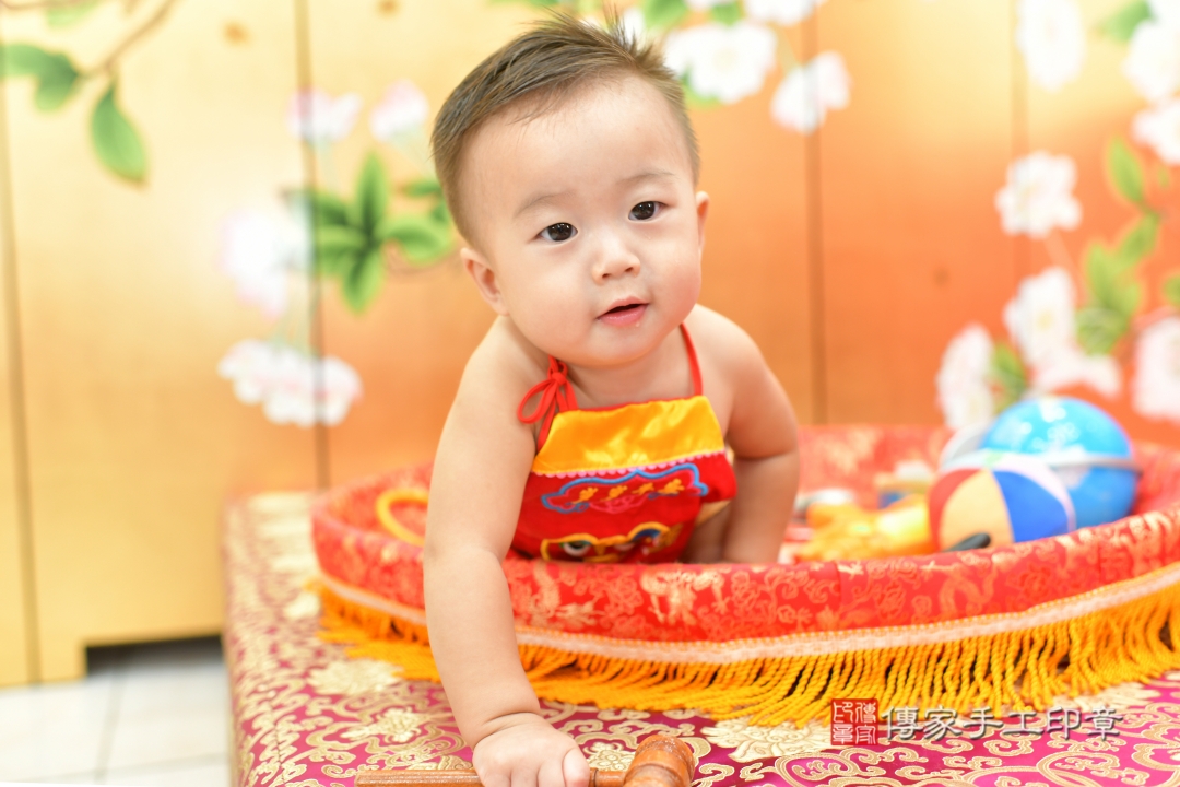 2025-11-18翰翰寶貝抓周，小孩古裝禮服照。地點：傳家「台中店」古禮會場照片集
