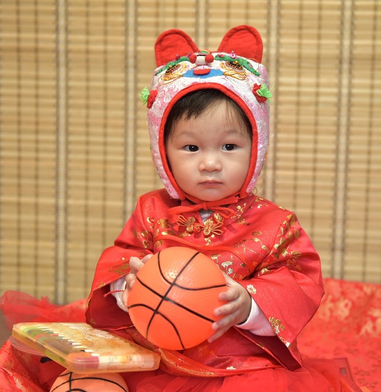 2020-12-01李寶寶，小孩禮服(女)中式古裝禮服禮照照片集