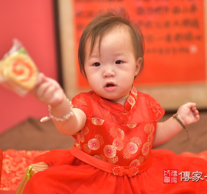 2020-07-01張寶寶，小孩禮服(女)中式古裝禮服禮照照片集