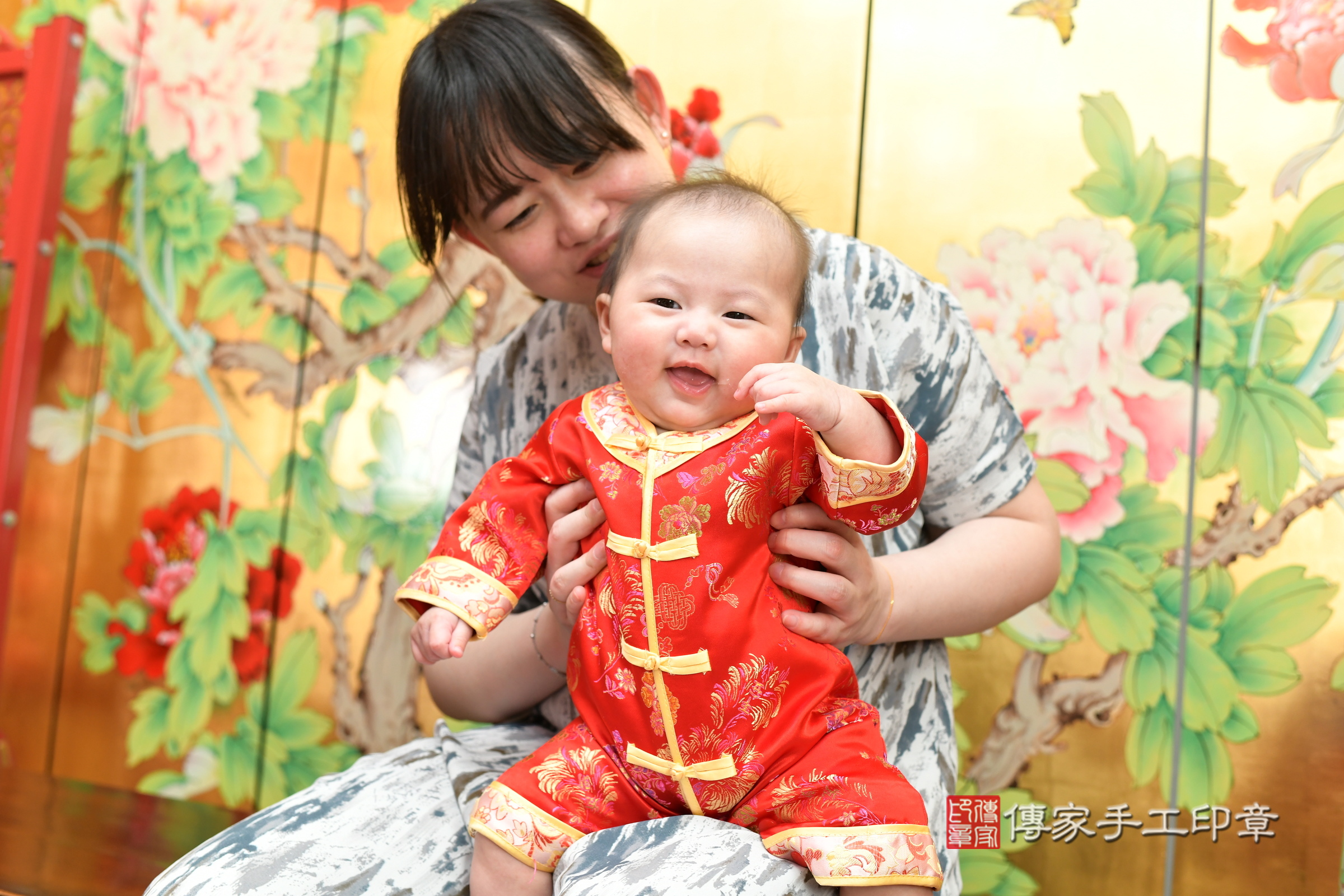 2024-09-09昀昀寶寶收涎，小孩古裝禮服照。地點：傳家「台北店」古禮會場照片集