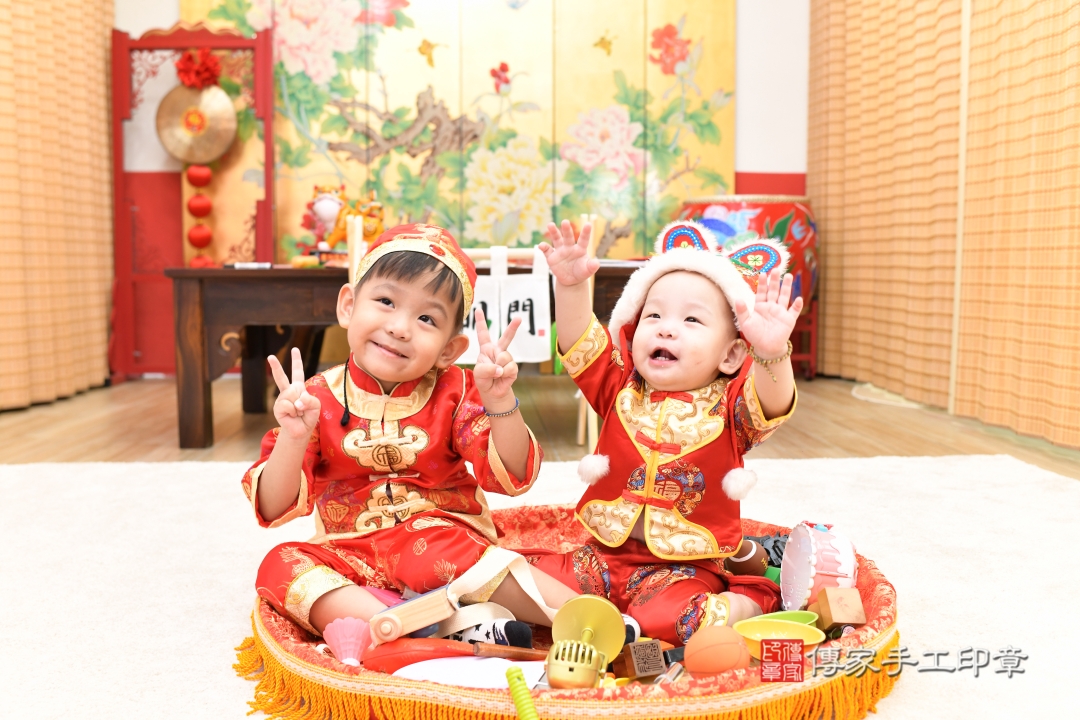 2025-11-21任寶貝抓周，小孩古裝禮服照。地點：傳家「台北店」古禮會場照片集