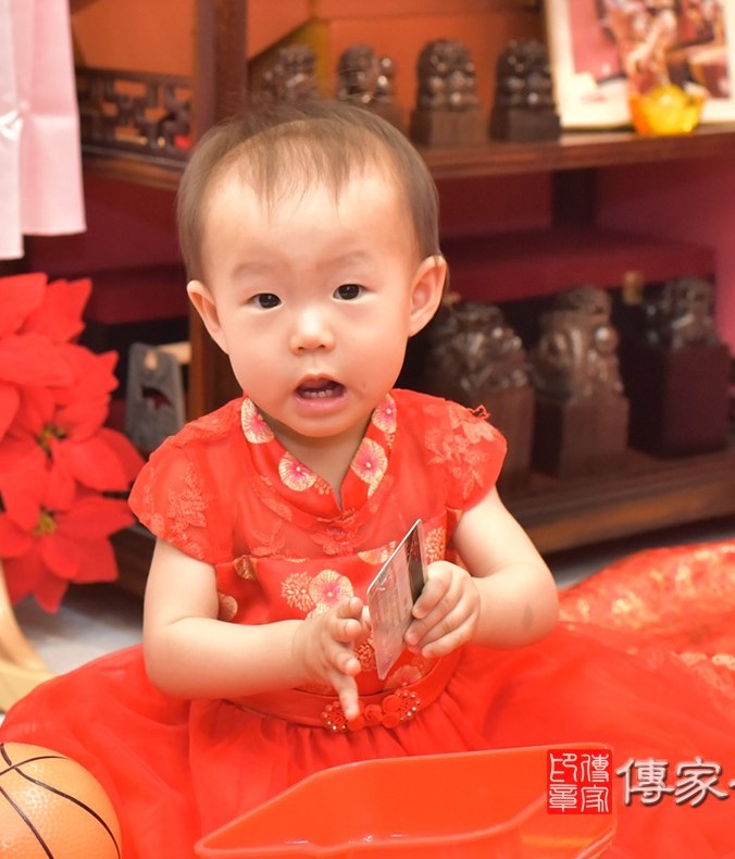 2020-06-15蔡寶寶，小孩禮服(女)中式古裝禮服禮照照片集