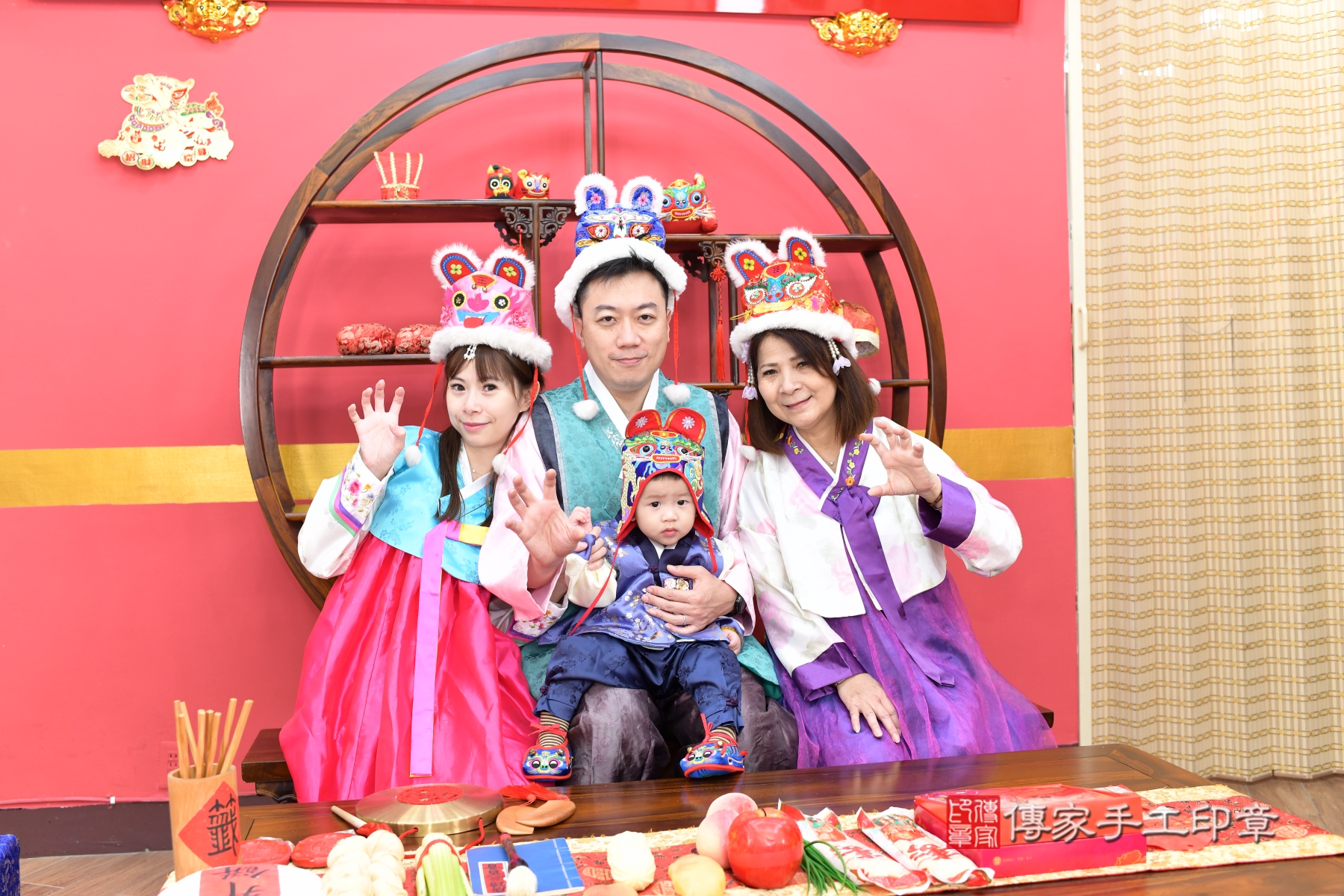 2026-01-21小呈寶貝抓周，成人與小孩古裝禮服照。地點：傳家「新北店」古禮會場照片集