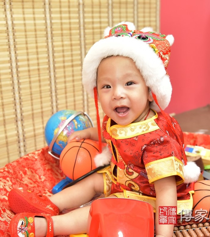 2020-11-26孫寶寶，小孩禮服(男)中式古裝禮服禮照照片集