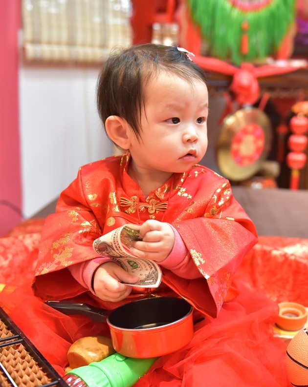 2020-01-02鍾寶寶，小孩禮服(女)中式古裝禮服禮照照片集