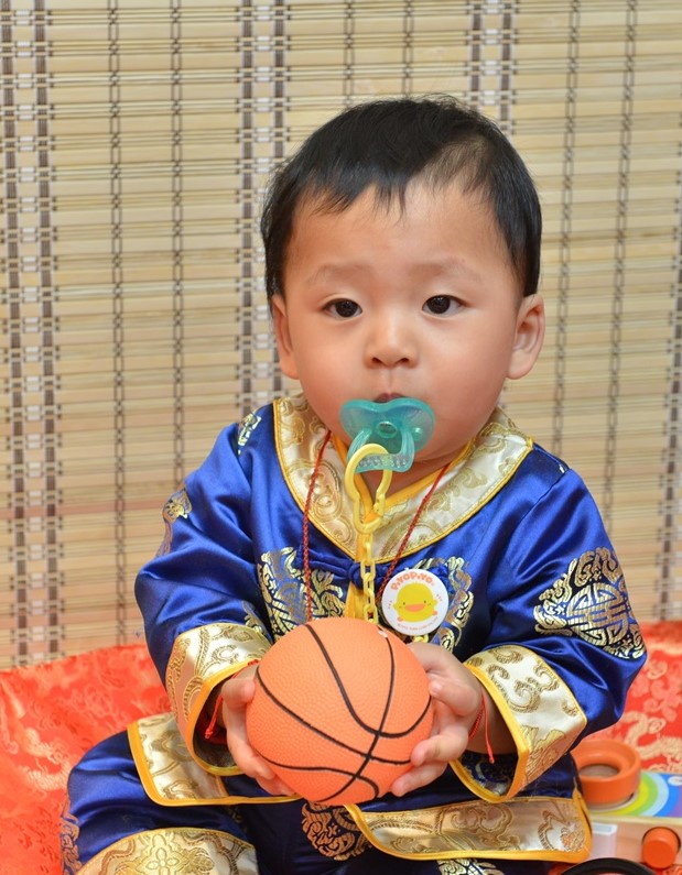 2020-01-01黃寶寶，小孩禮服(男)中式古裝禮服禮照照片集