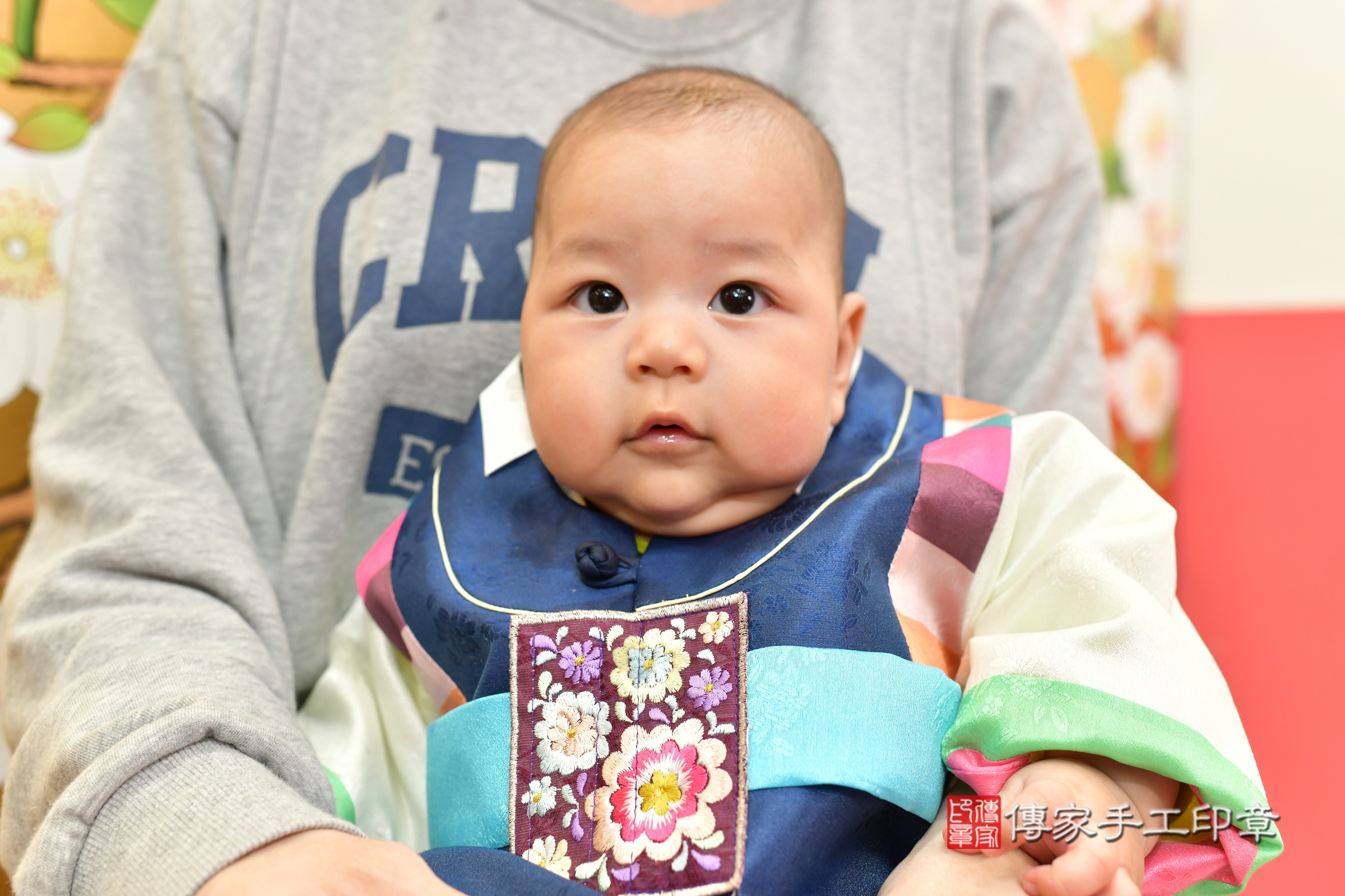 2024-03-02小楷寶寶收涎，小孩古裝禮服照。地點：傳家「台中店」古禮會場照片集