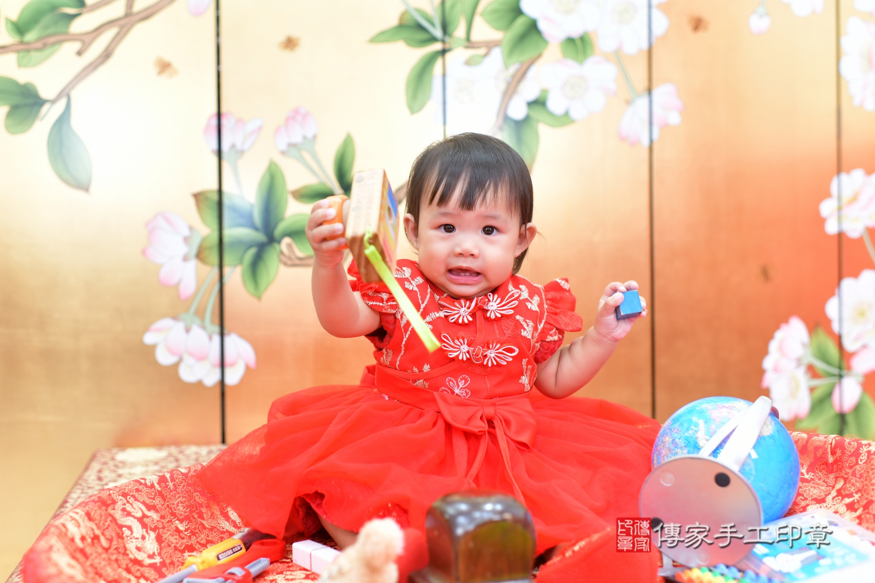 小雅寶貝抓周，小孩古裝禮服照。地點：傳家「台中店」古禮會場