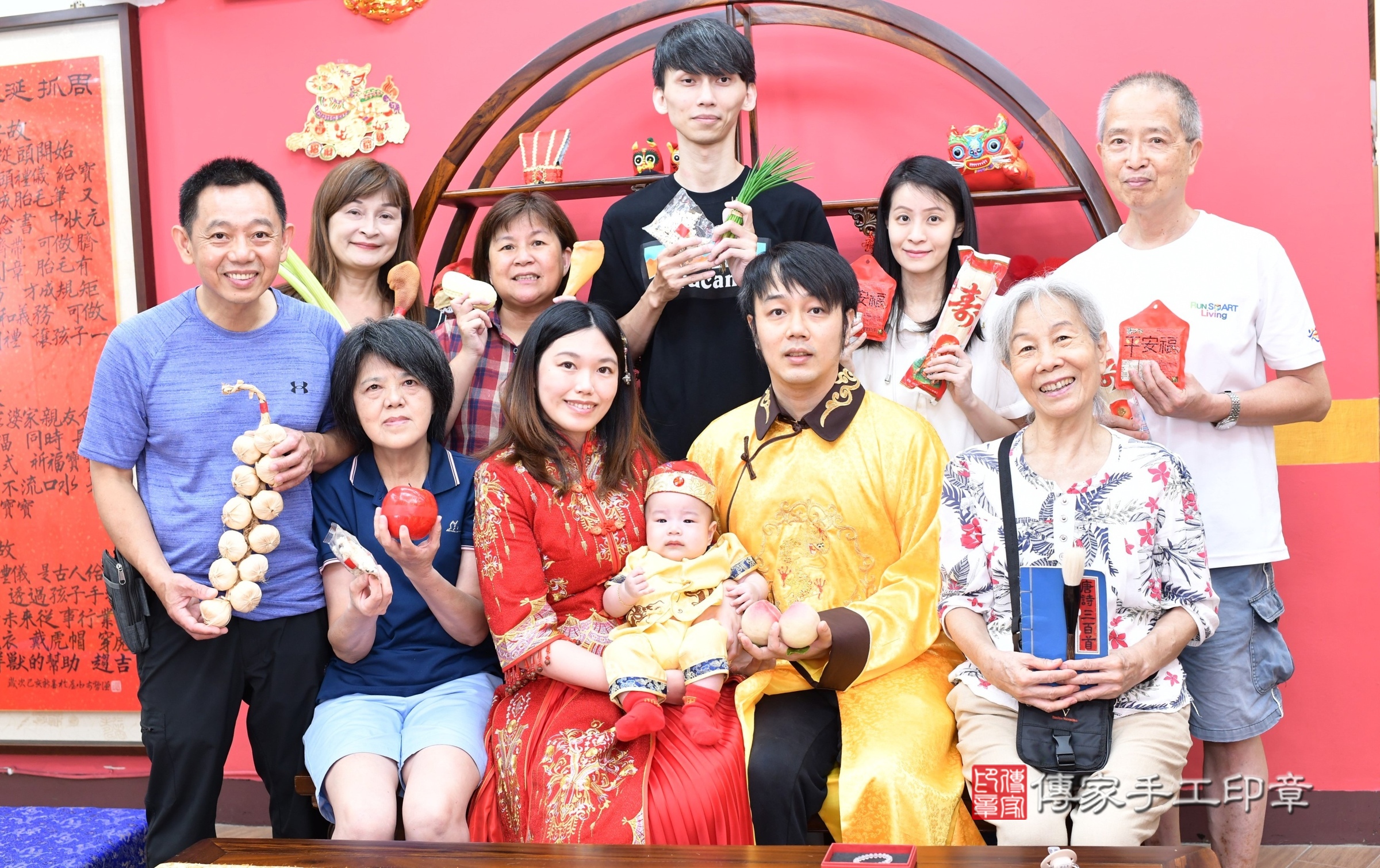 2025-08-30小勝寶寶收涎，小孩古裝禮服照。地點：傳家「新北店」古禮會場照片集