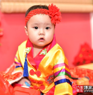 2019-12-22萬寶寶，小孩禮服(女)中式古裝禮服禮照照片集