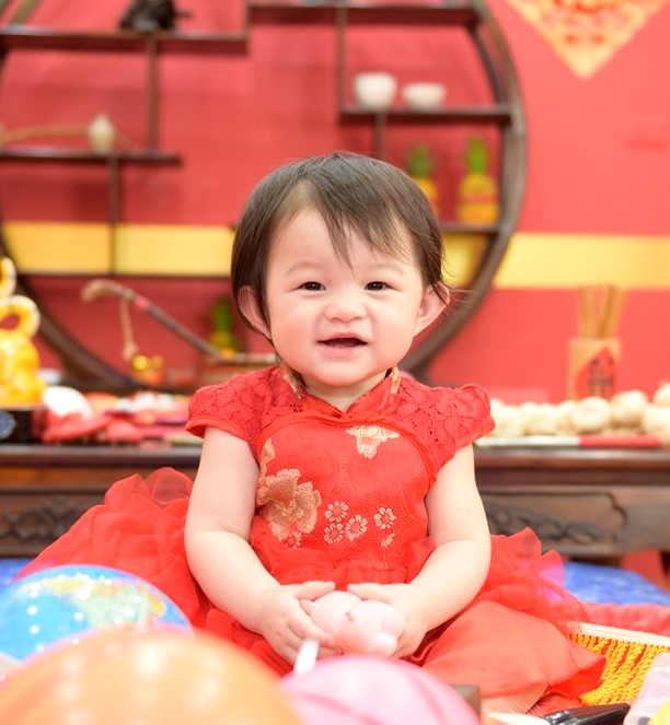 2020-11-16溫寶寶，小孩禮服(女)中式古裝禮服禮照照片集