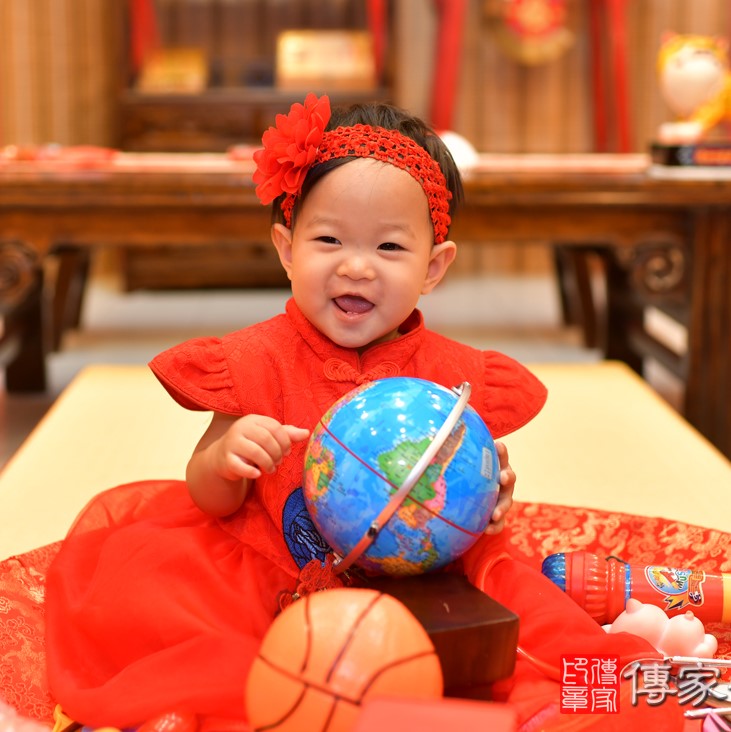 2020-11-15吳寶寶，小孩禮服(女)中式古裝禮服禮照照片集