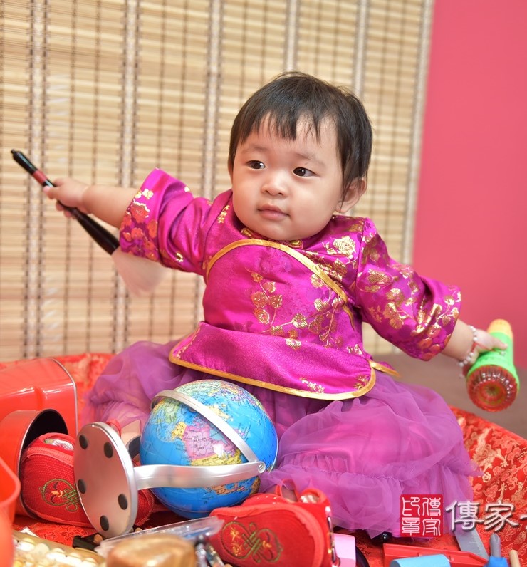 2020-11-11王寶寶，小孩禮服(女)中式古裝禮服禮照照片集