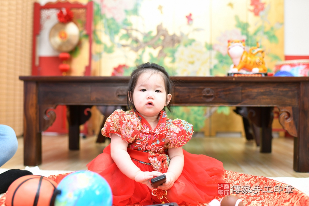 2025-11-27玥玥寶貝抓周，小孩古裝禮服照。地點：傳家「台北店」古禮會場照片集