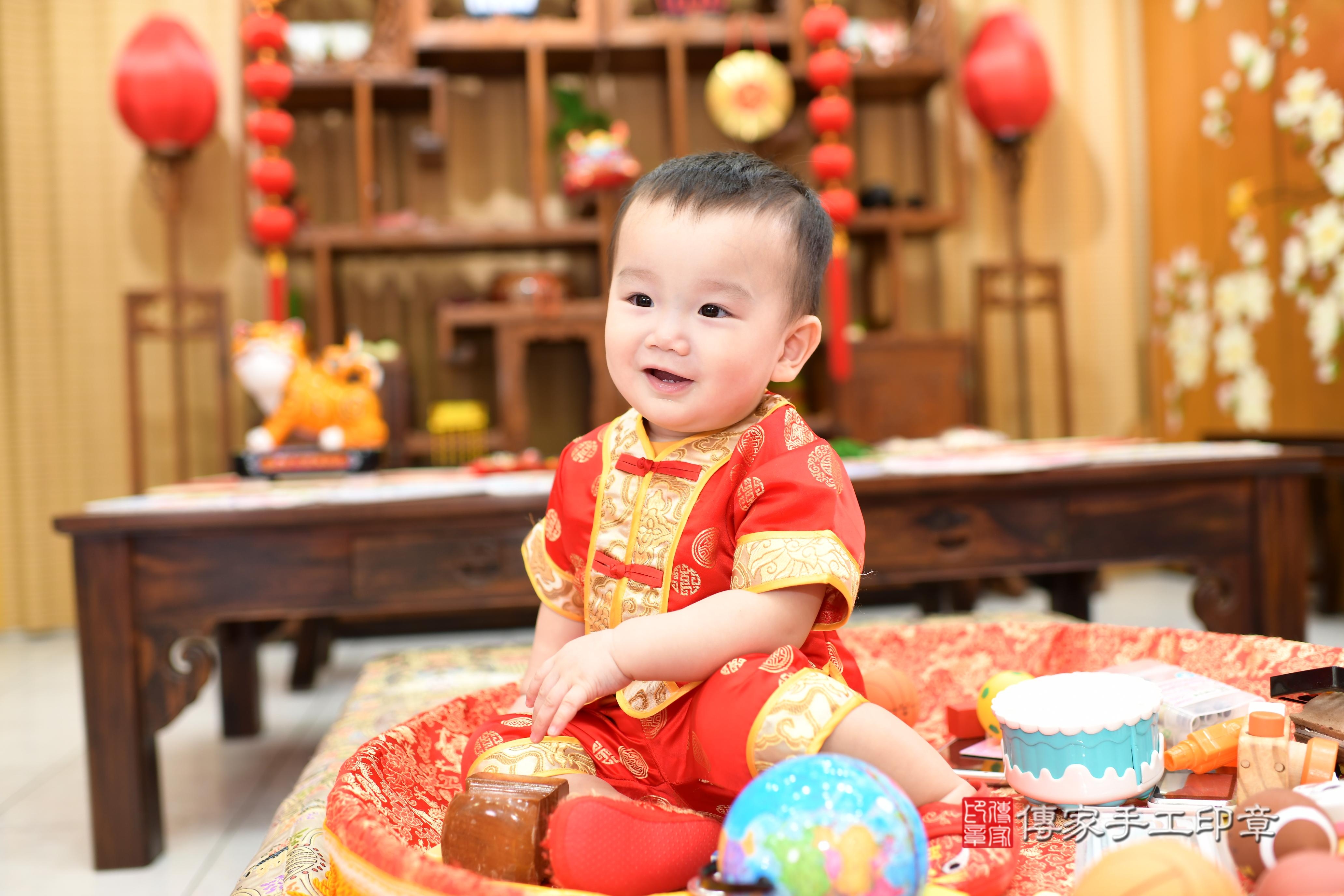 2025-09-27謙謙寶貝抓周,小孩古裝禮服照。地點:傳家「台南店」古禮會場照片集