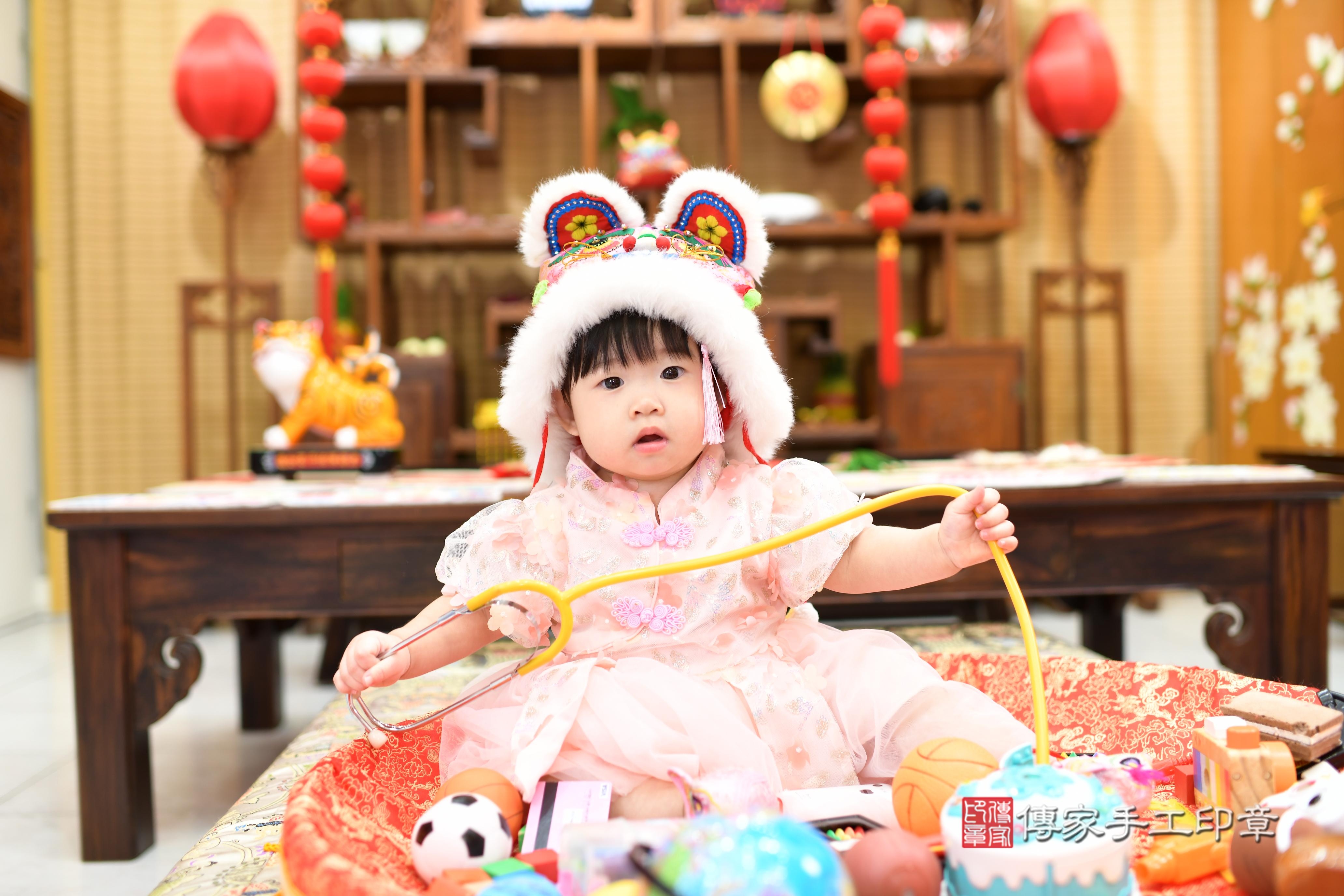 2025-09-27涵涵寶貝抓周,小孩古裝禮服照。地點:傳家「台南店」古禮會場照片集