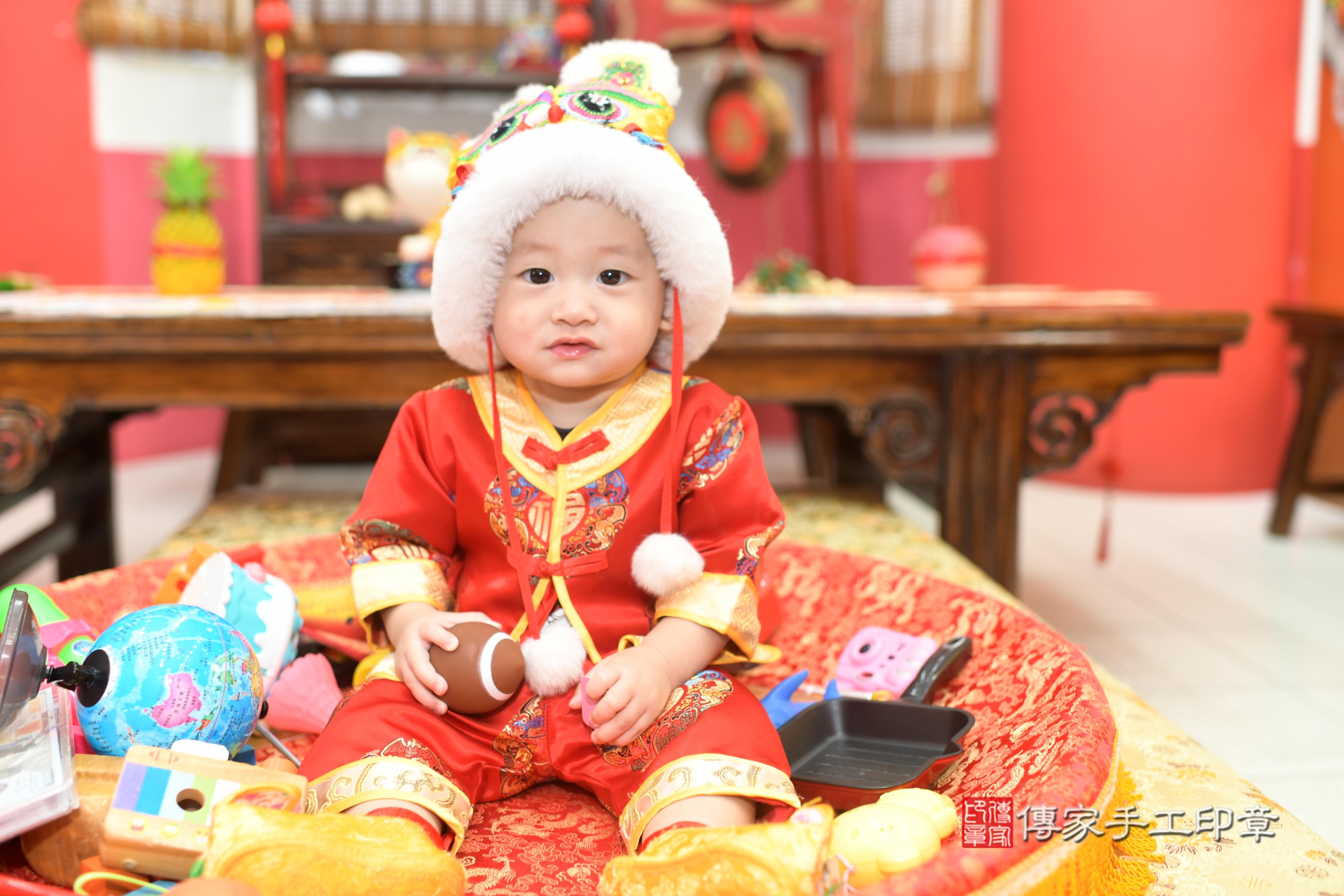 2025-09-27碩碩寶貝抓周,小孩古裝禮服照。地點:傳家「台南店」古禮會場照片集