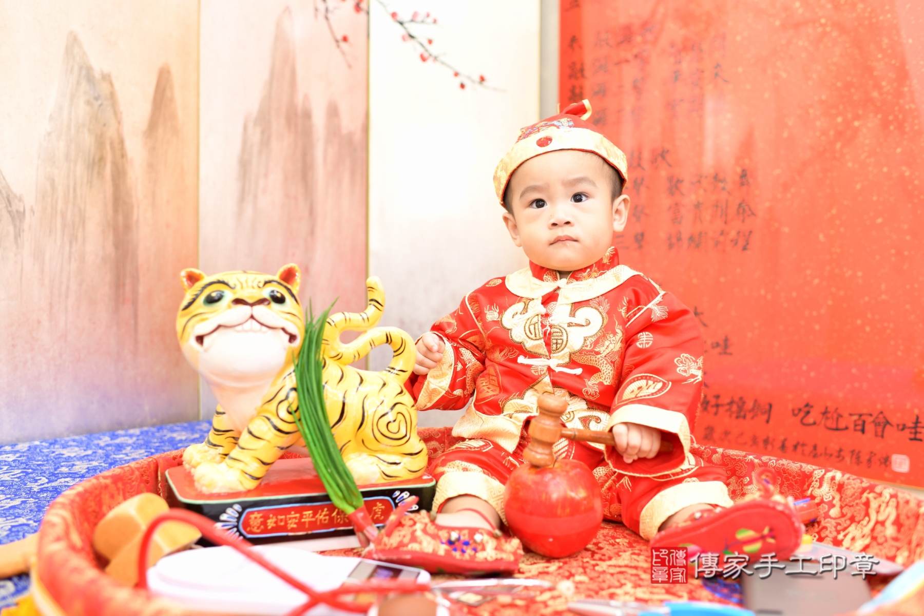 2025-11-27小森寶貝抓周，小孩古裝禮服照。地點：傳家「新北店」古禮會場照片集