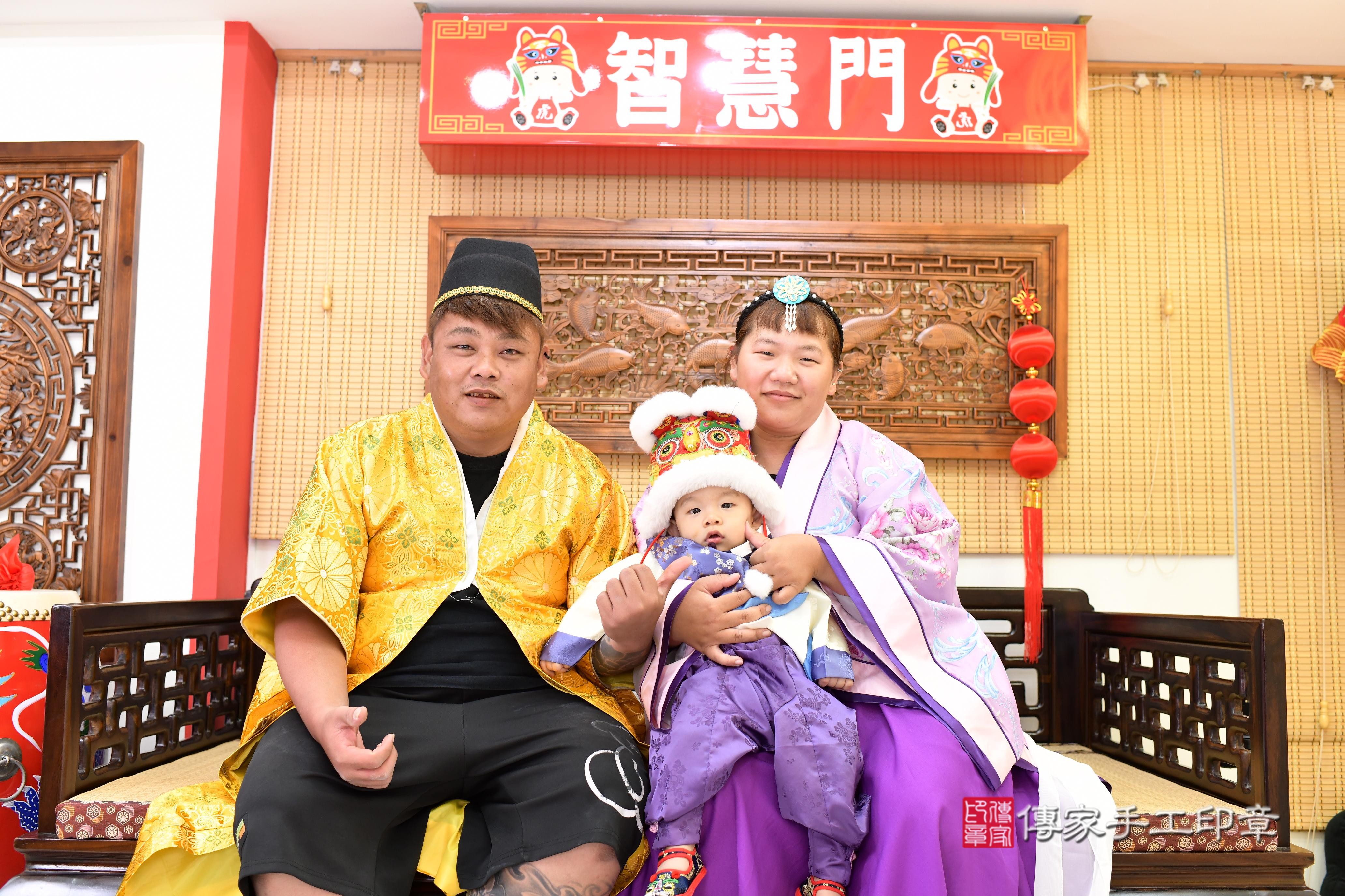 2025-09-27勳勳寶貝抓周,成人與小孩古裝禮服照。地點:傳家「台南店」古禮會場照片集