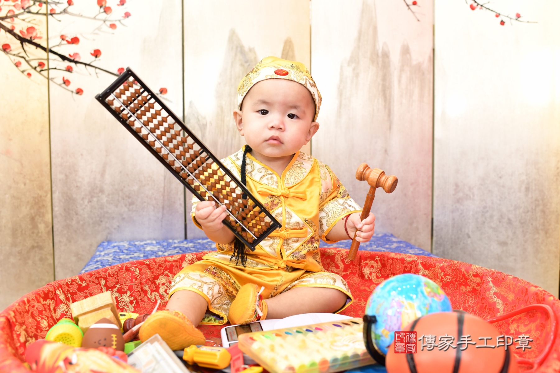 2025-11-27星星寶貝抓周，小孩古裝禮服照。地點：傳家「新北店」古禮會場照片集