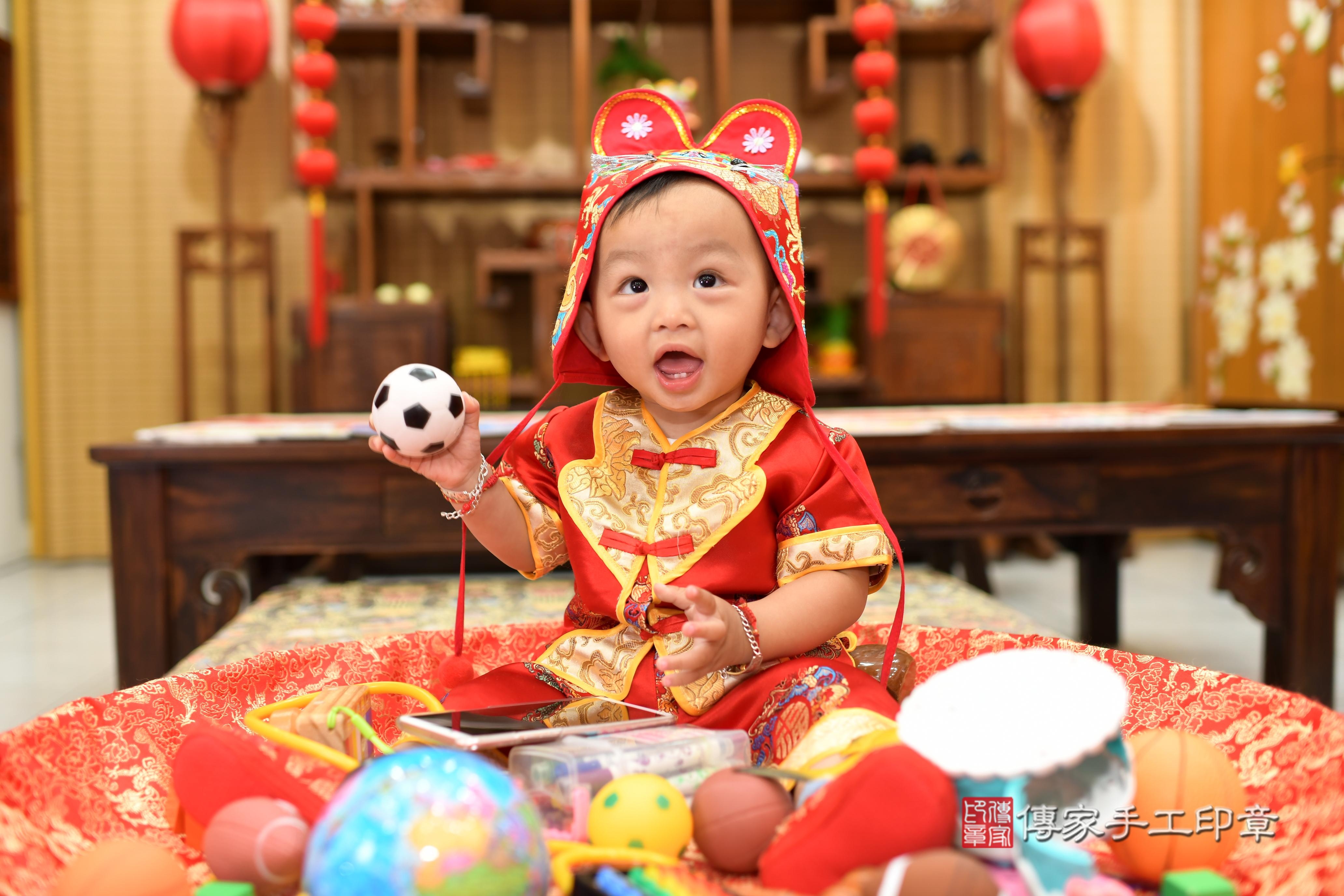 2025-09-27豪豪寶貝抓周,小孩古裝禮服照。地點:傳家「台南店」古禮會場照片集