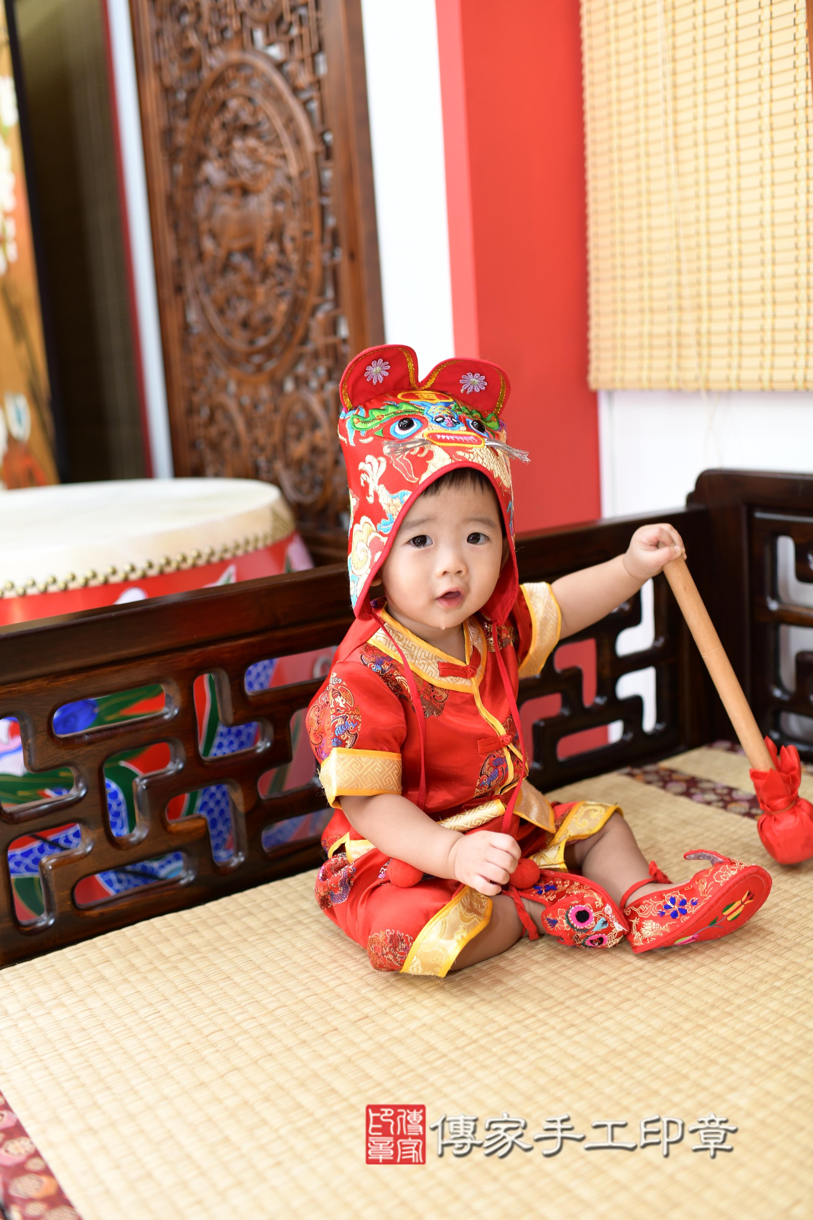 2025-09-27哲哲寶貝抓周，小孩古裝禮服照。地點：傳家「台南店」古禮會場照片集
