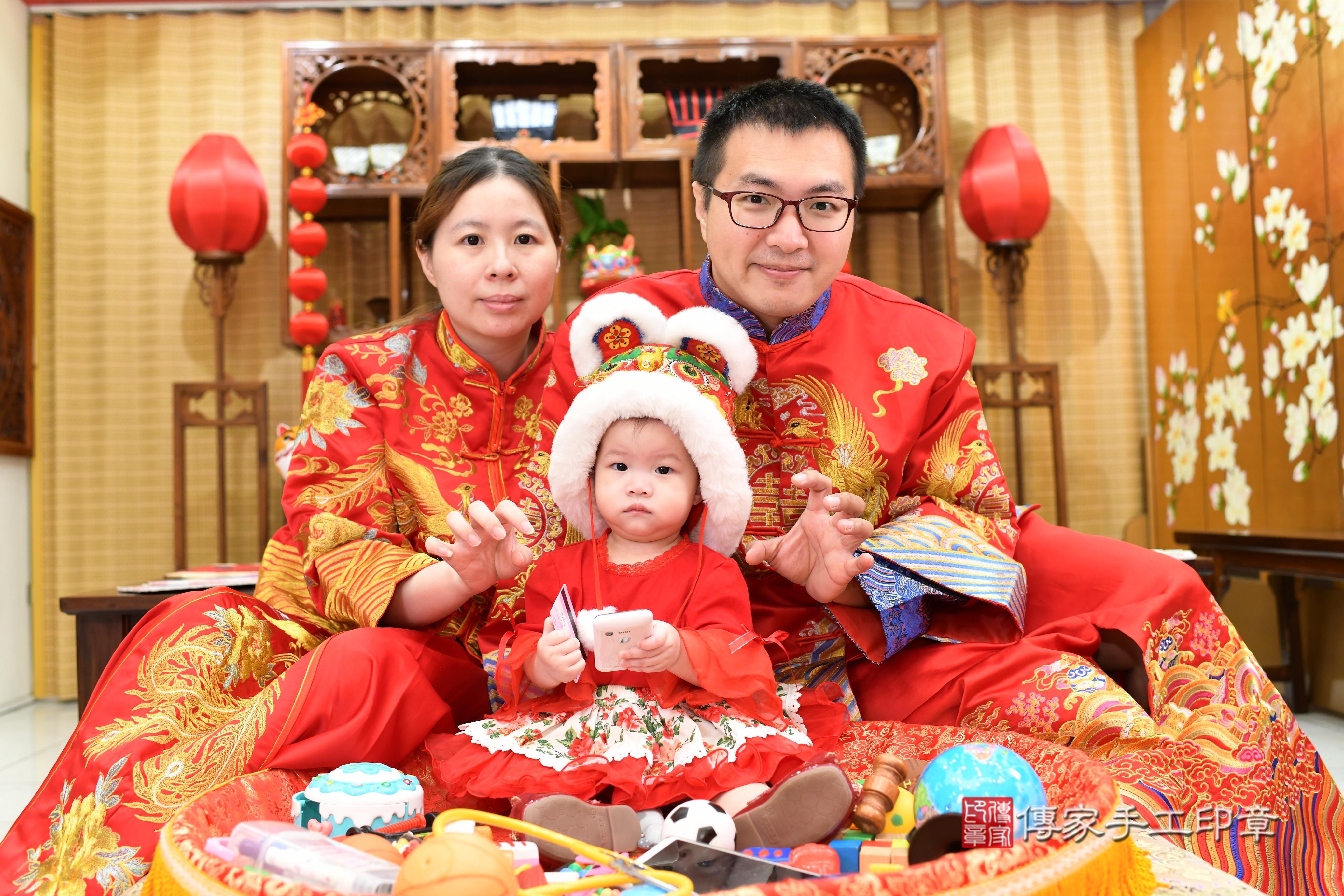 2025-09-27小鈺寶貝抓周,成人與小孩古裝禮服照。地點:傳家「台南店」古禮會場照片集