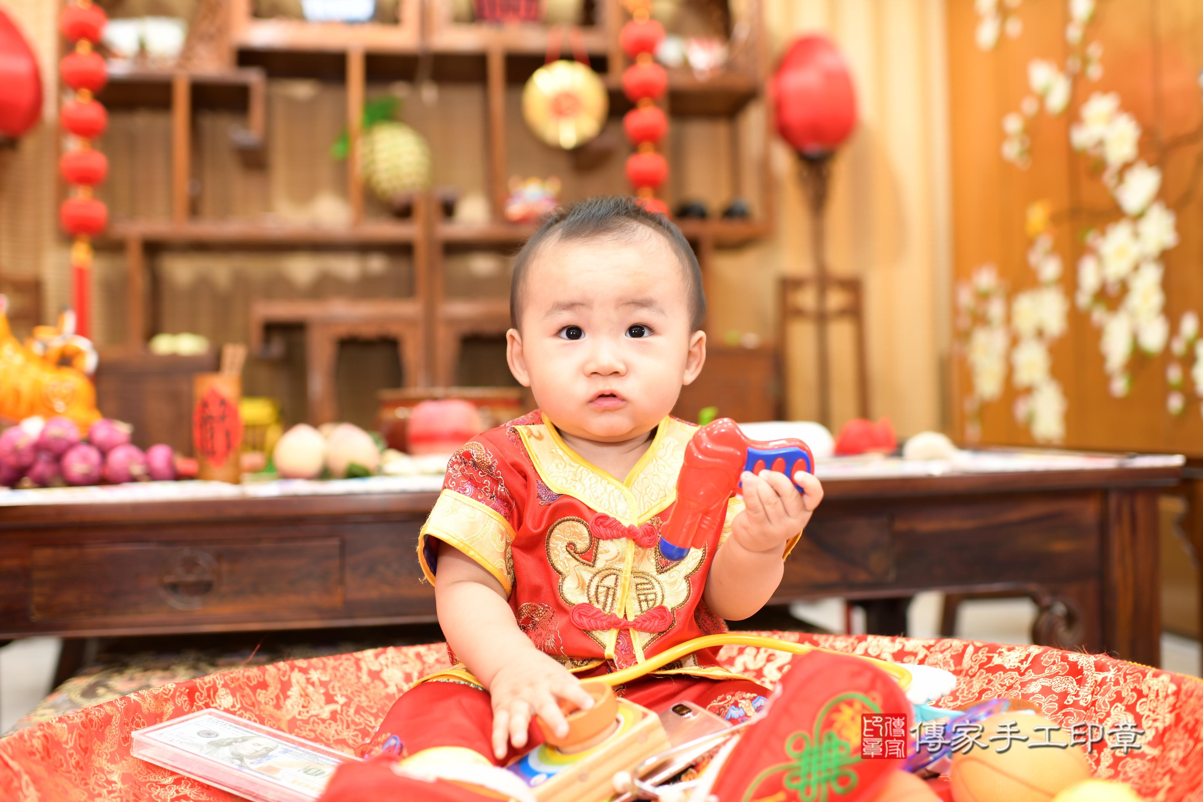 2025-06-27謙謙寶貝抓周,小孩古裝禮服照。地點:傳家「台南店」古禮會場照片集