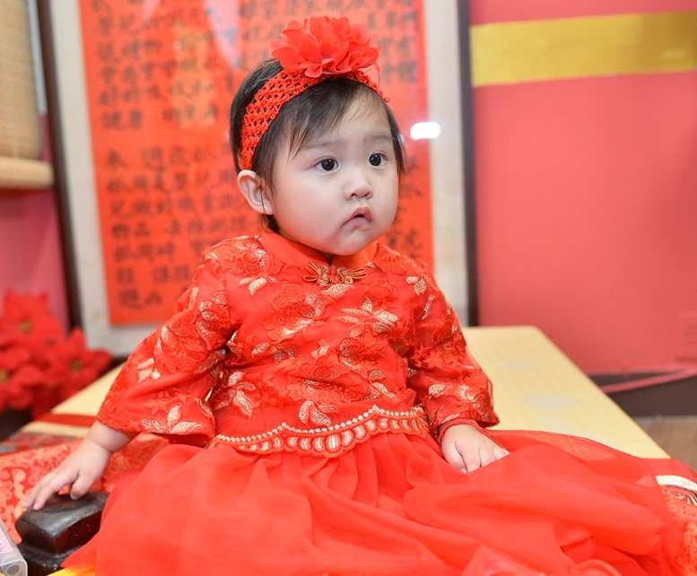 2021-08-15賴寶寶，小孩禮服(女)中式古裝禮服禮照照片集