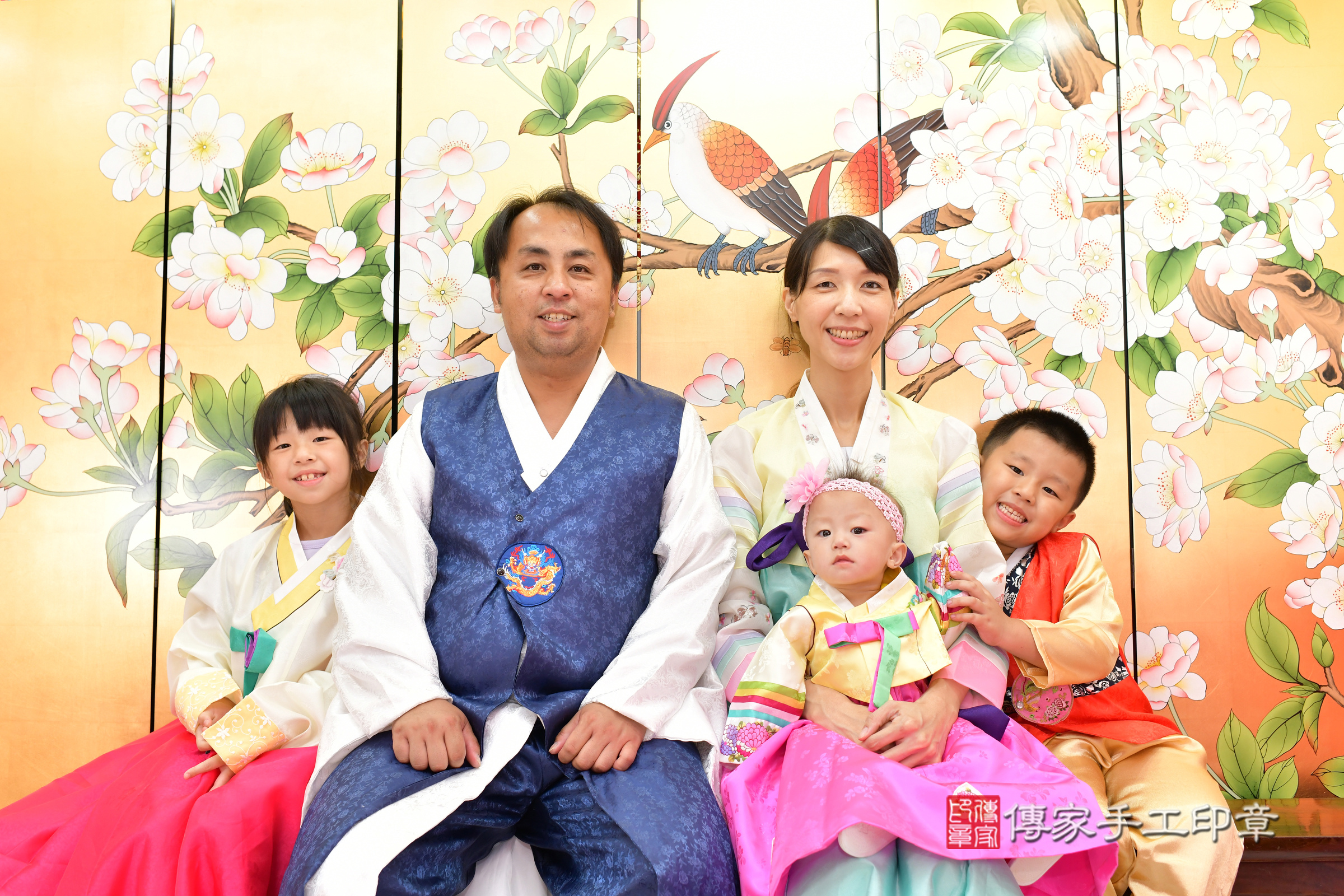 2024-08-24溱溱寶寶抓周，成人與小孩古裝禮服照。地點：傳家「台中店」古禮會場照片集