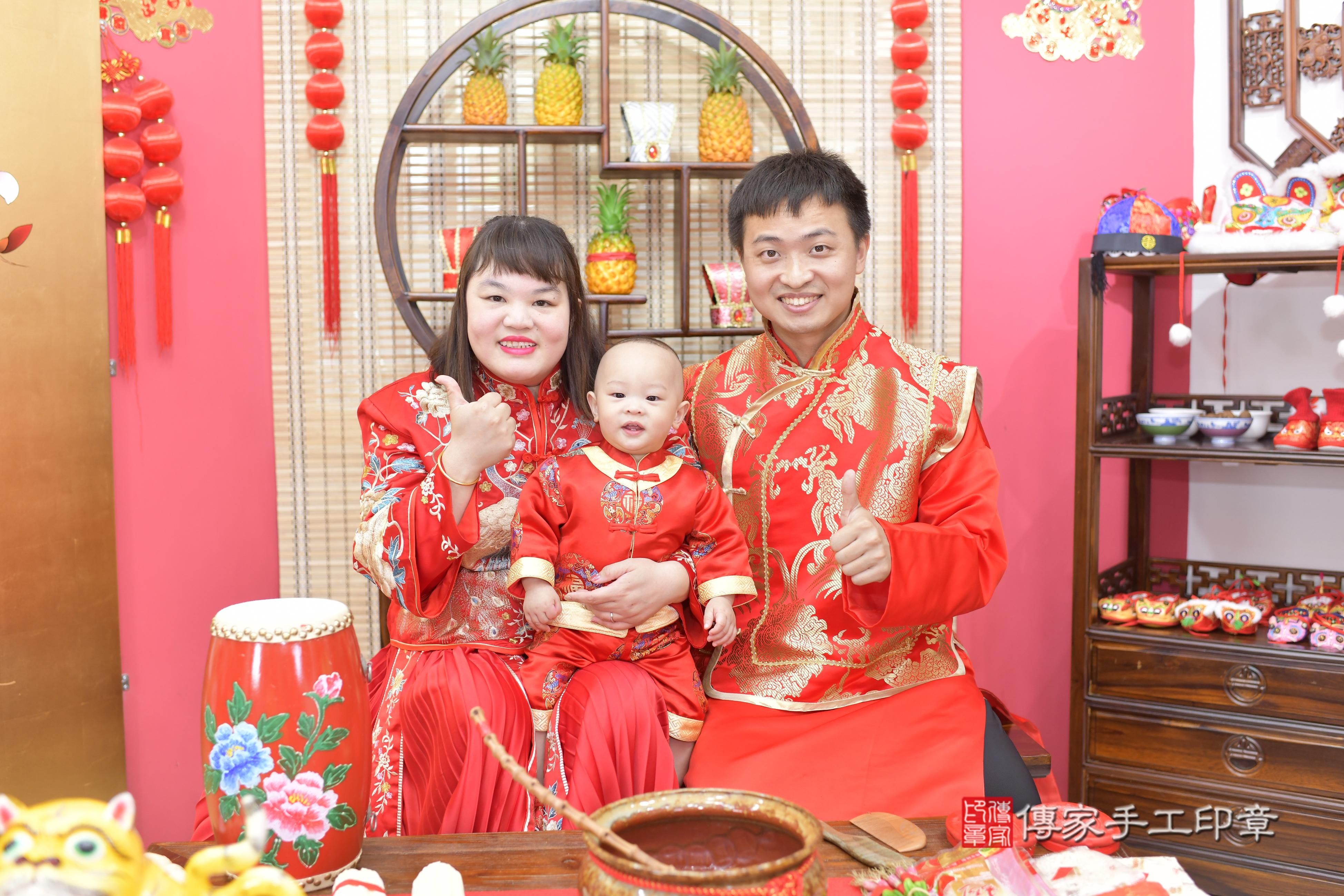 2025-09-28浩浩寶貝抓周,成人及小孩古裝禮服照。地點:傳家「新竹店」古禮會場照片集
