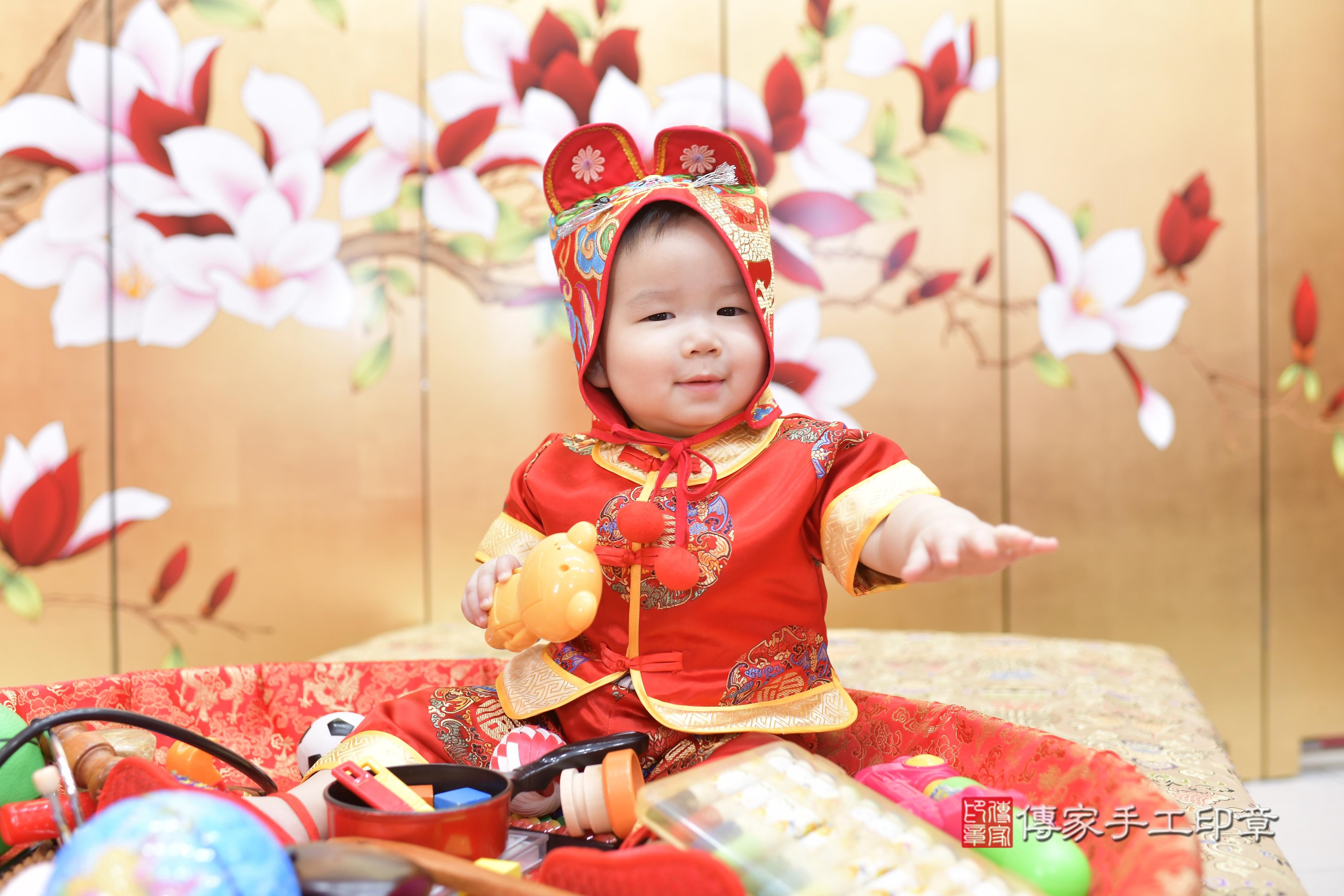 2025-09-28彥彥寶貝抓周,小孩古裝禮服照。地點:傳家「新竹店」古禮會場照片集