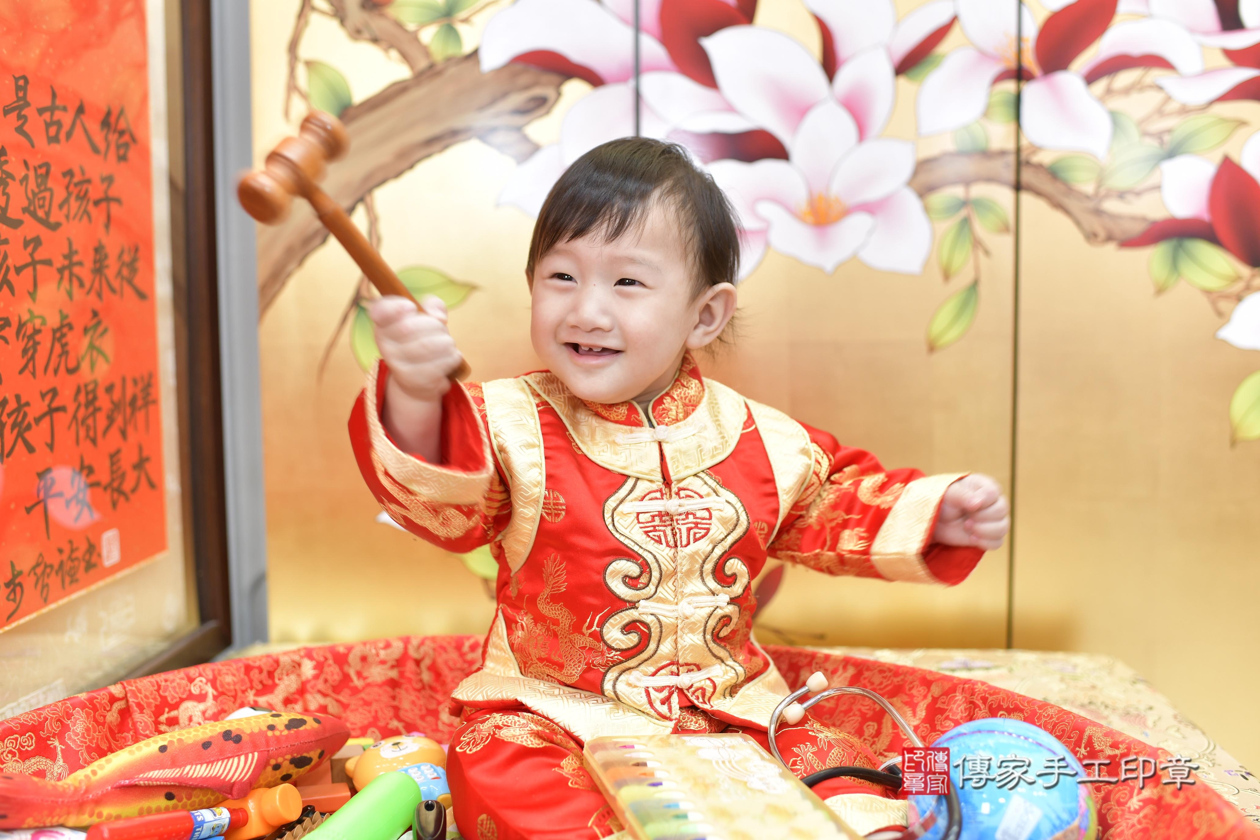 2025-09-28沐沐寶貝抓周,小孩古裝禮服照。地點:傳家「新竹店」古禮會場照片集