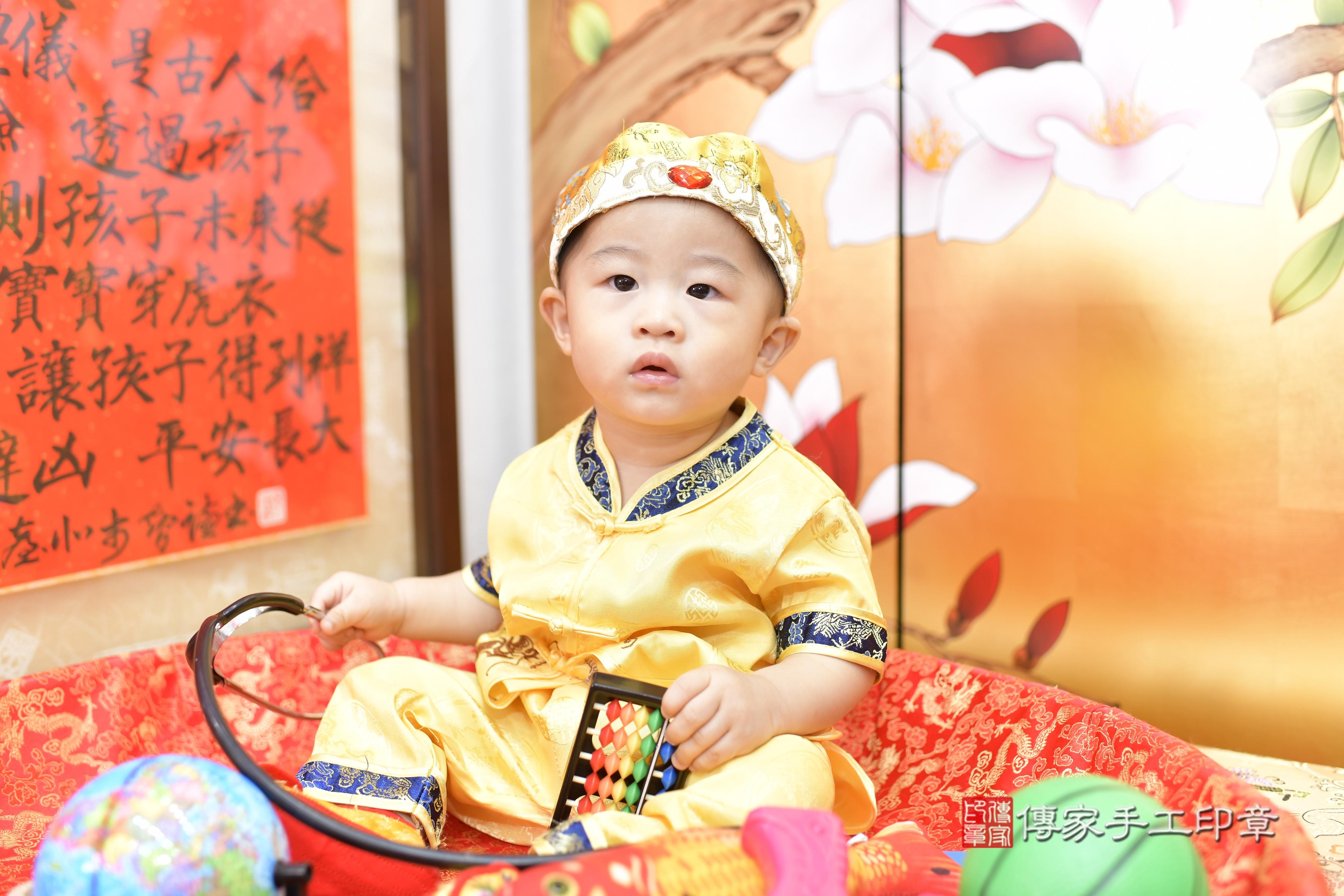 2025-09-28霖霖寶貝抓周,小孩古裝禮服照。地點:傳家「新竹店」古禮會場照片集