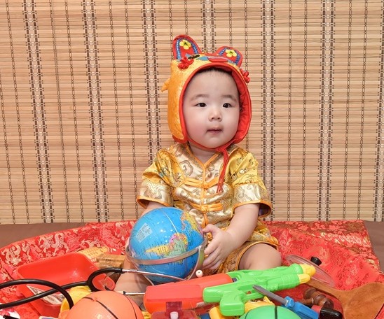 2021-03-01張寶寶，小孩禮服(男)中式古裝禮服禮照照片集