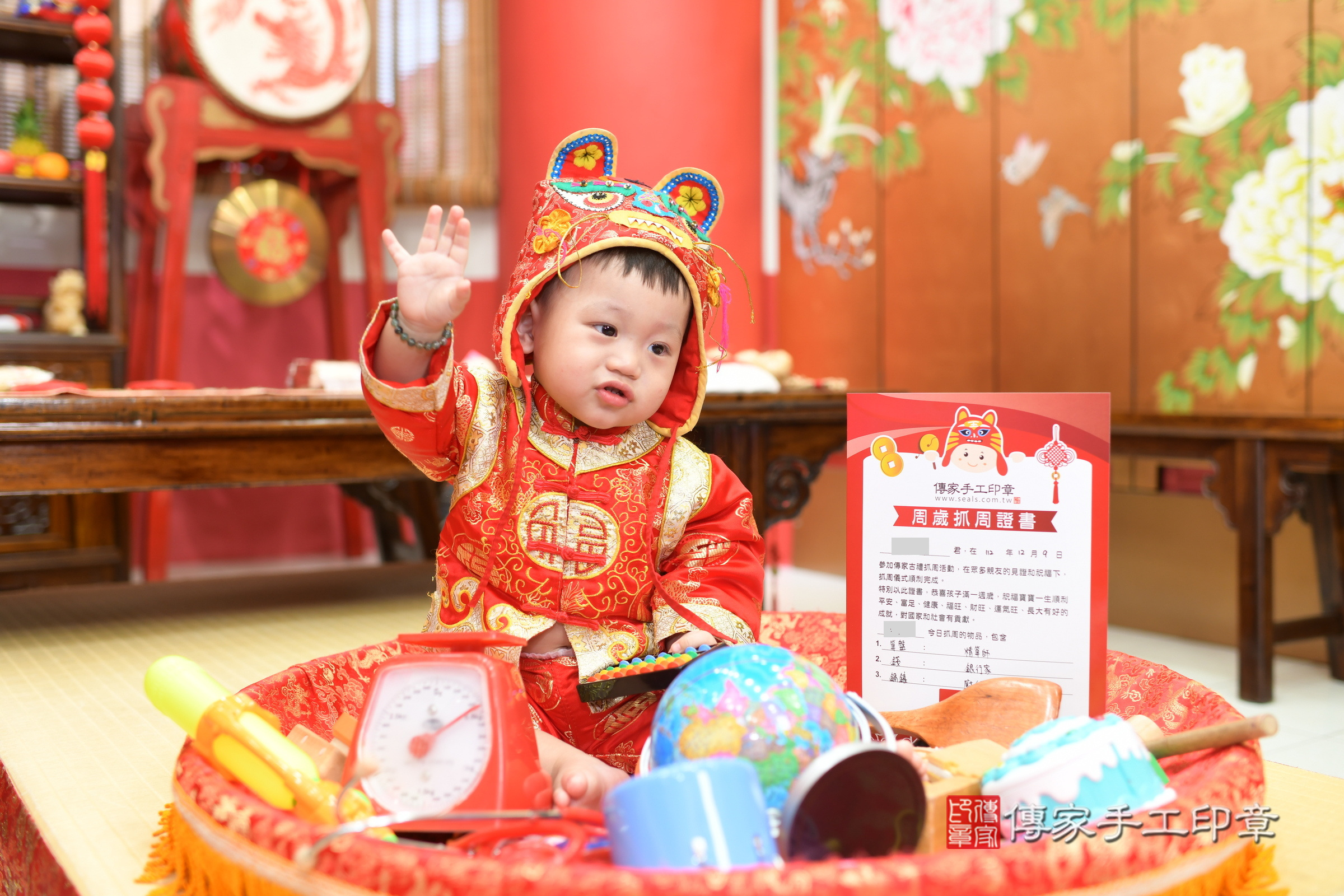 2023-12-15柯寶寶抓周，小孩古裝禮服照。地點：傳家「高雄店」古禮會場照片集